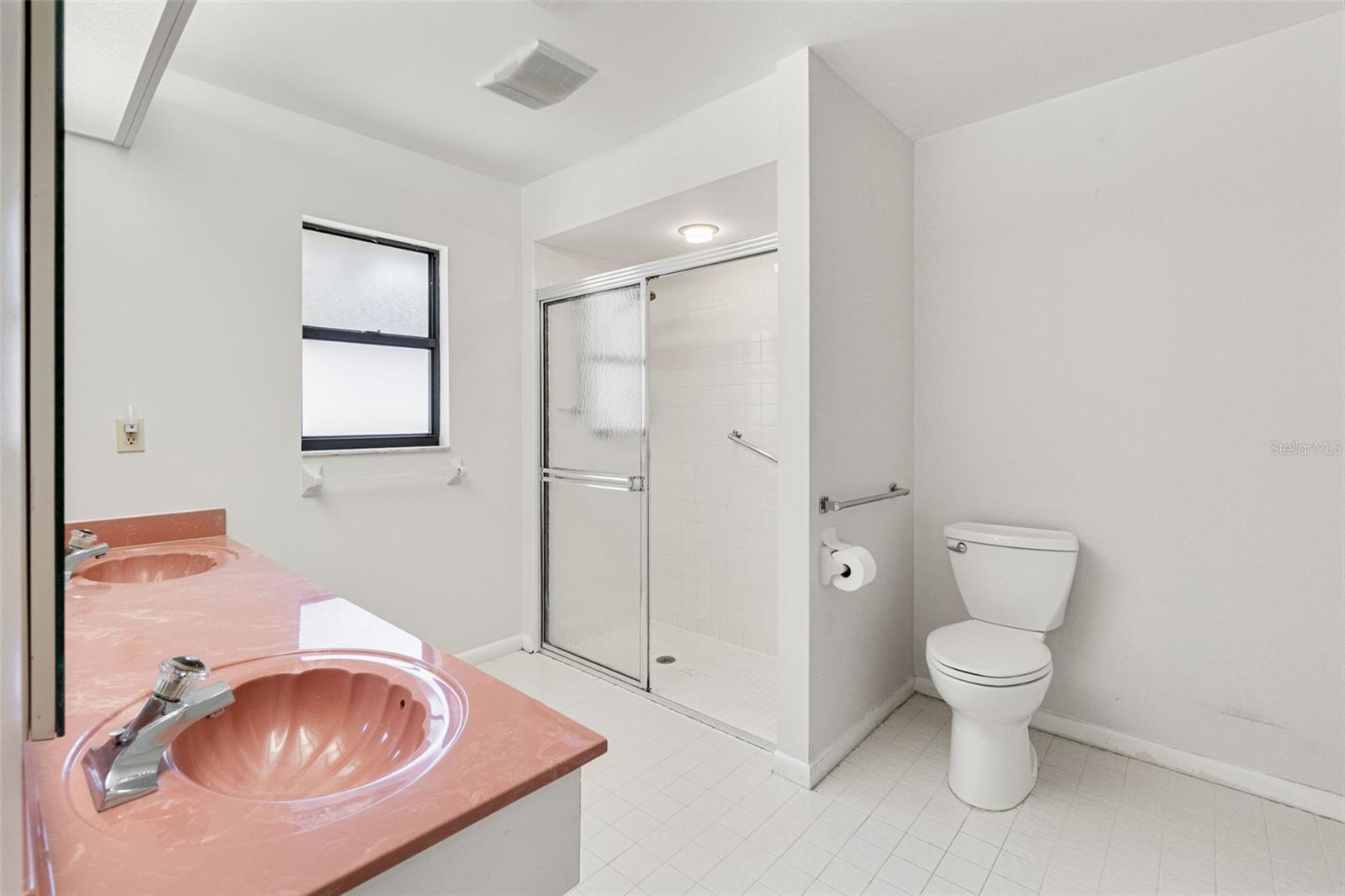 A4655910 Property Photo