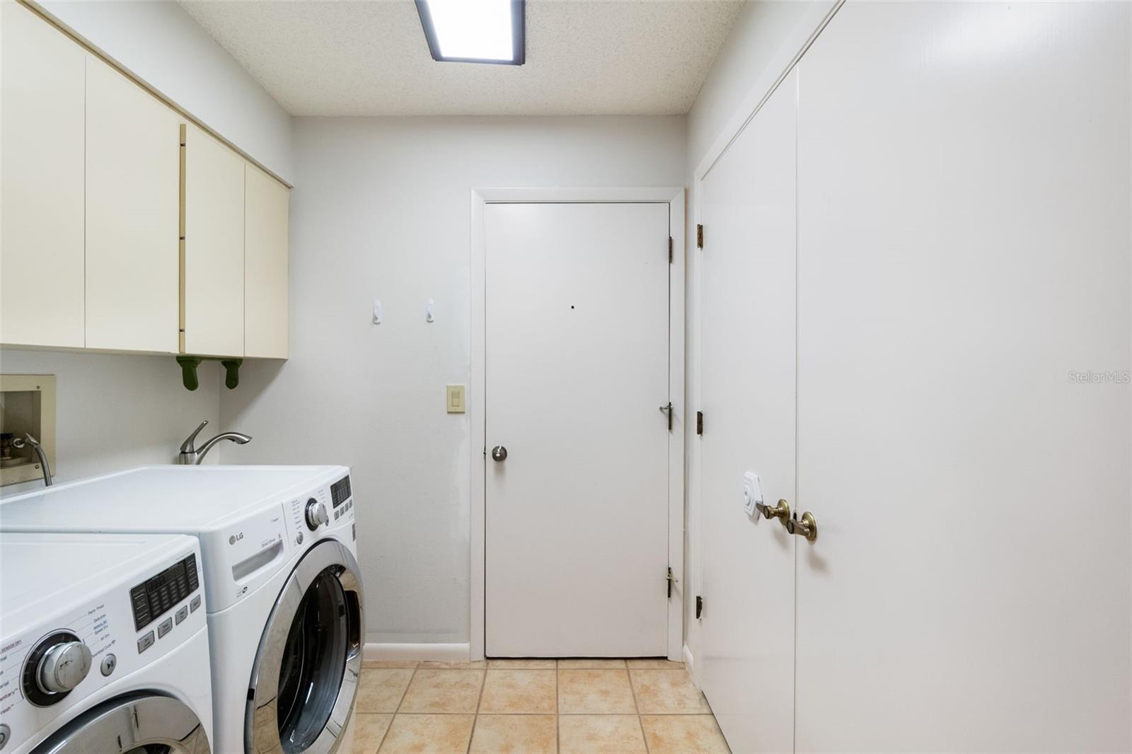 A4655910 Property Photo
