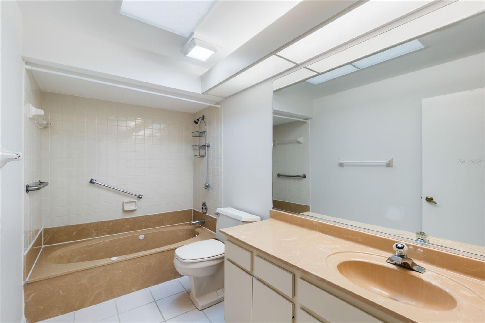 A4655910 Property Photo