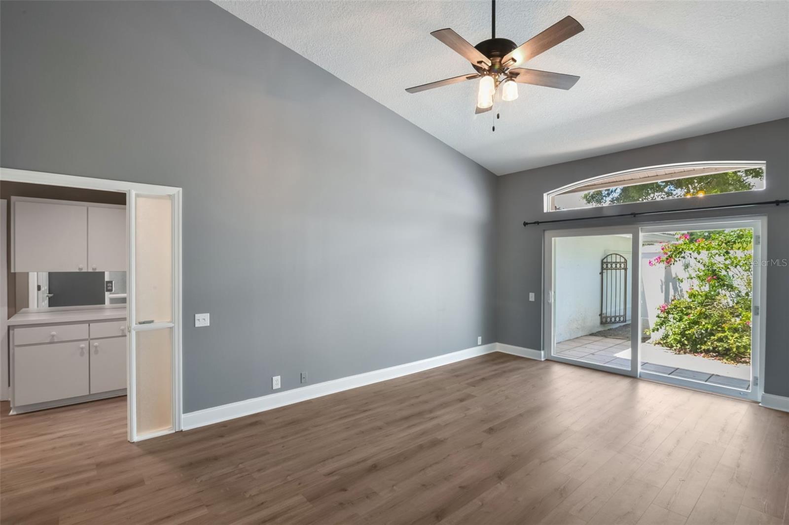 6036 TOPSAIL RD, LADY LAKE, FL, 32159