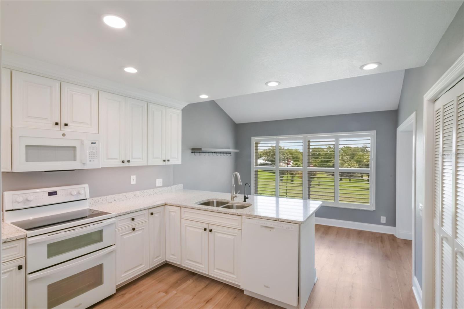 6036 TOPSAIL RD, LADY LAKE, FL, 32159