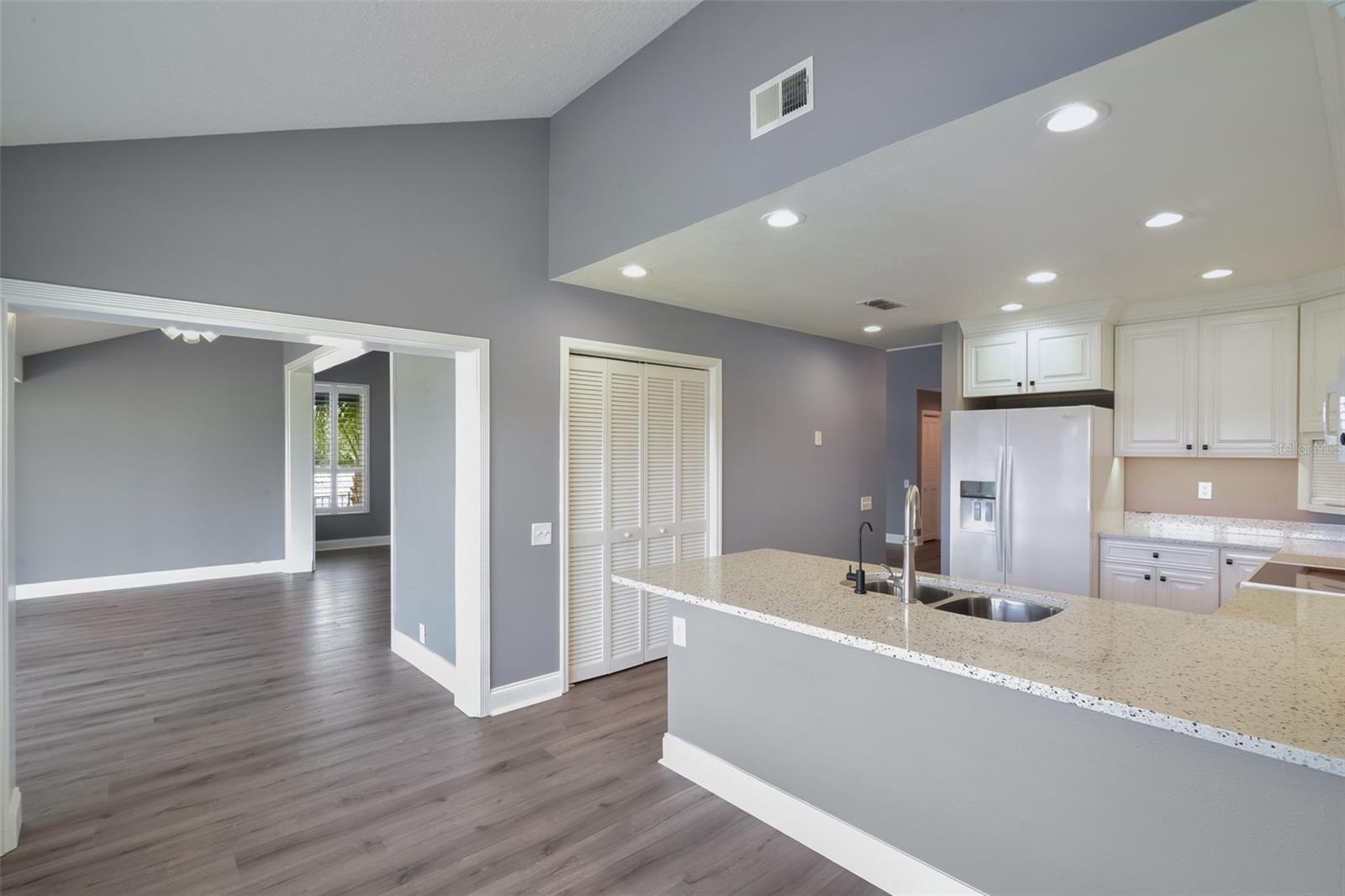 6036 TOPSAIL RD, LADY LAKE, FL, 32159