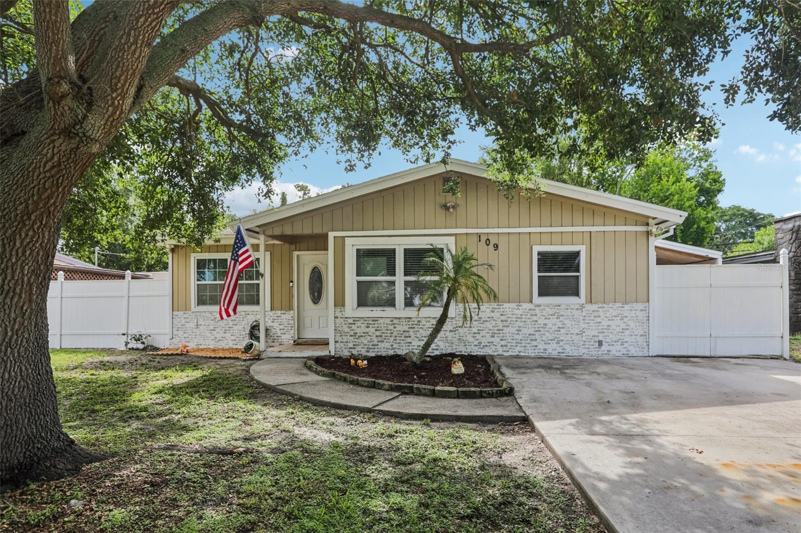 109 EMERALD LN, LARGO, FL, 33771