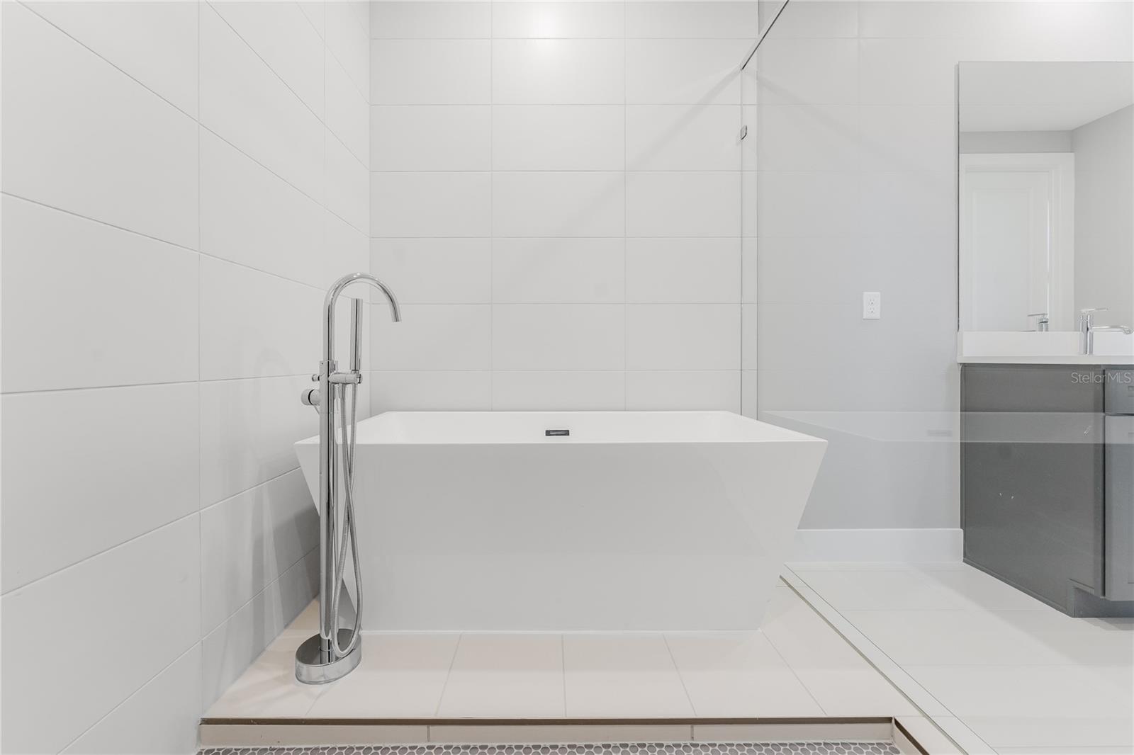 15942 VETTA DR, BELLA COLLINA, FL, 34756