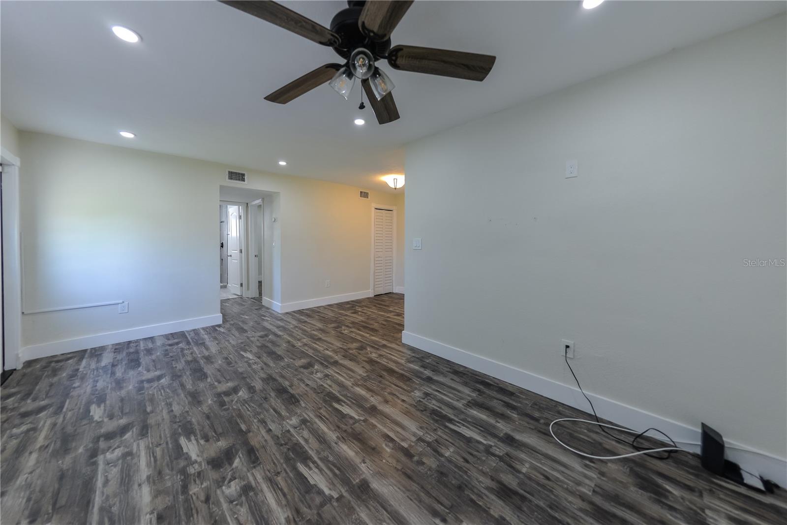 700 FLORAL LN, PORT CHARLOTTE, FL, 33952