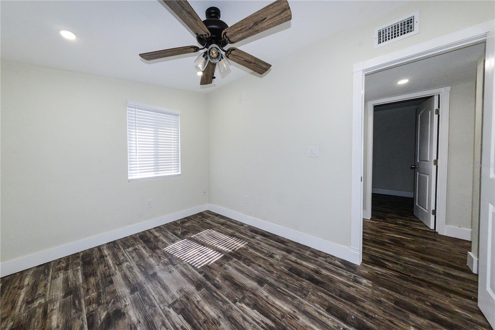 700 FLORAL LN, PORT CHARLOTTE, FL, 33952