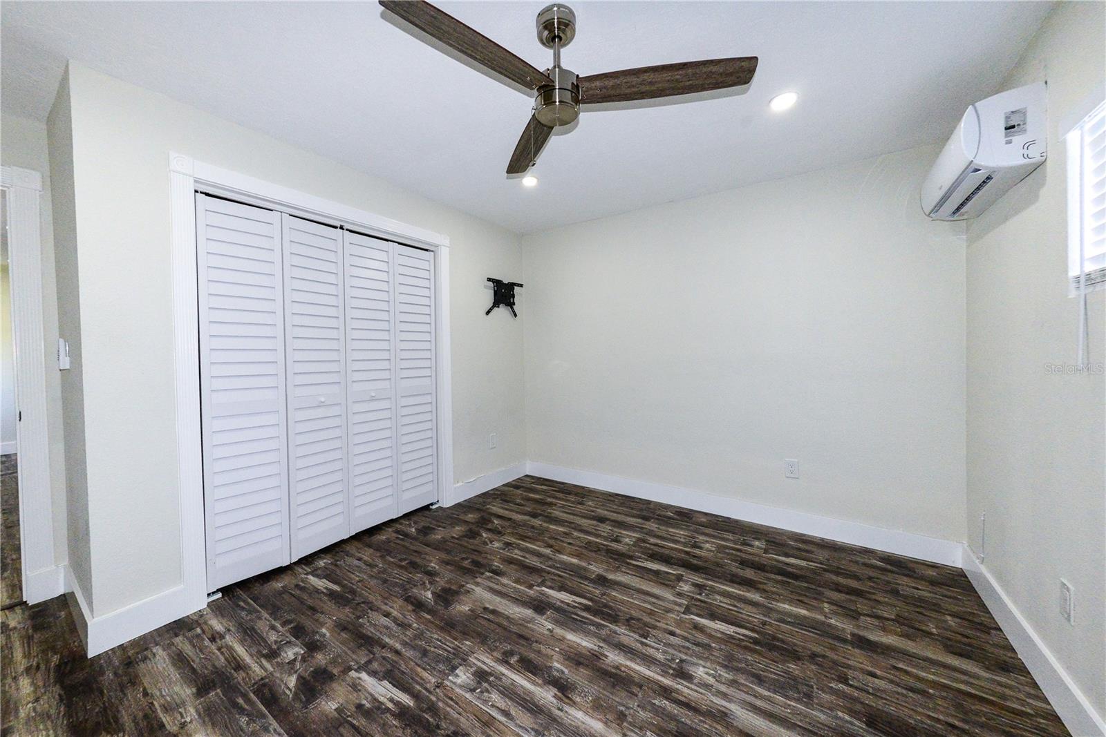 700 FLORAL LN, PORT CHARLOTTE, FL, 33952