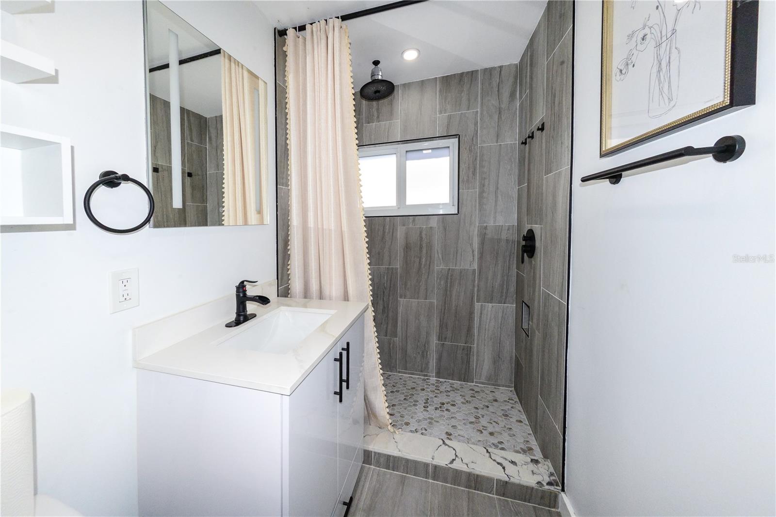 700 FLORAL LN, PORT CHARLOTTE, FL, 33952