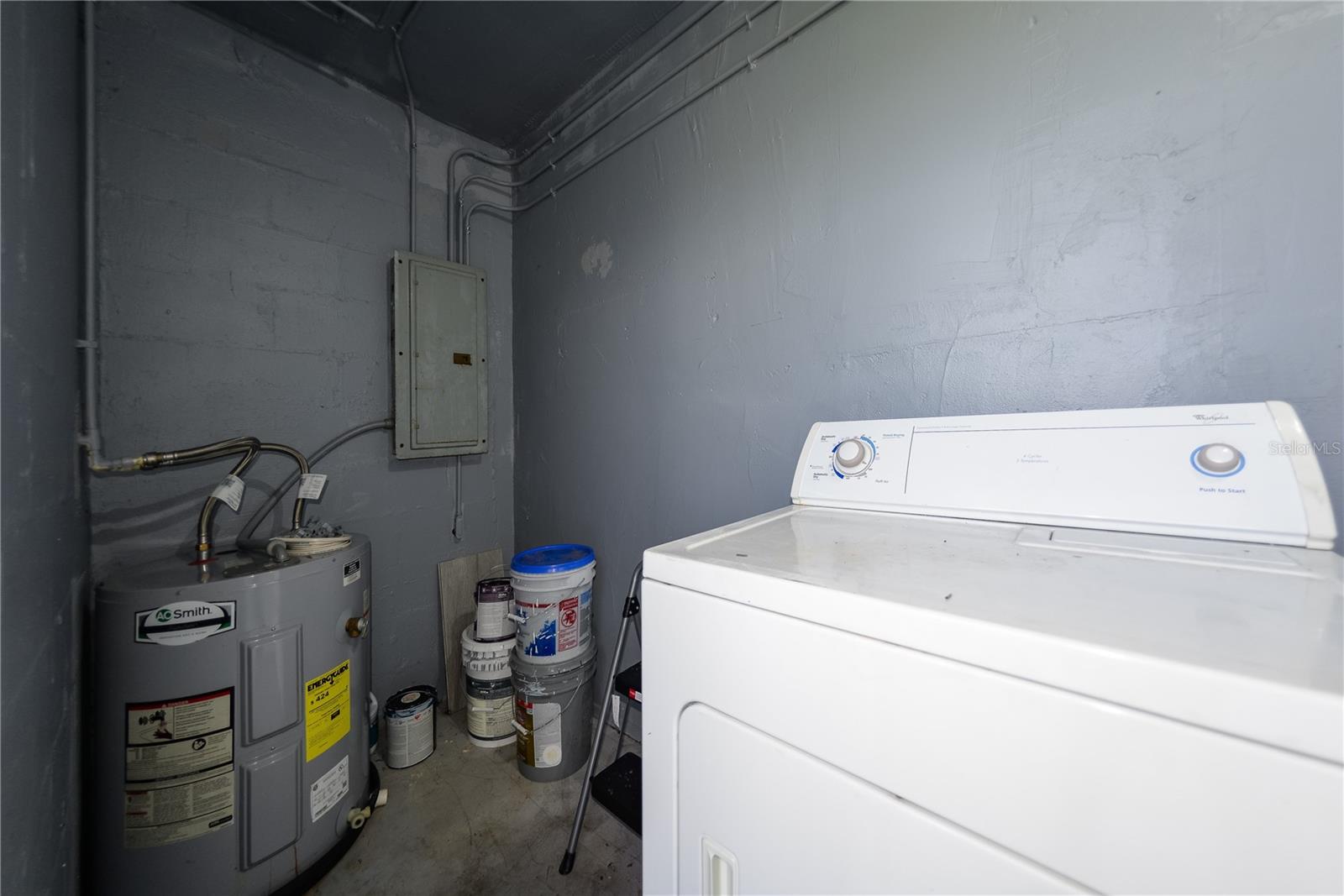 700 FLORAL LN, PORT CHARLOTTE, FL, 33952