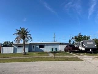 700 FLORAL LN, PORT CHARLOTTE, FL, 33952