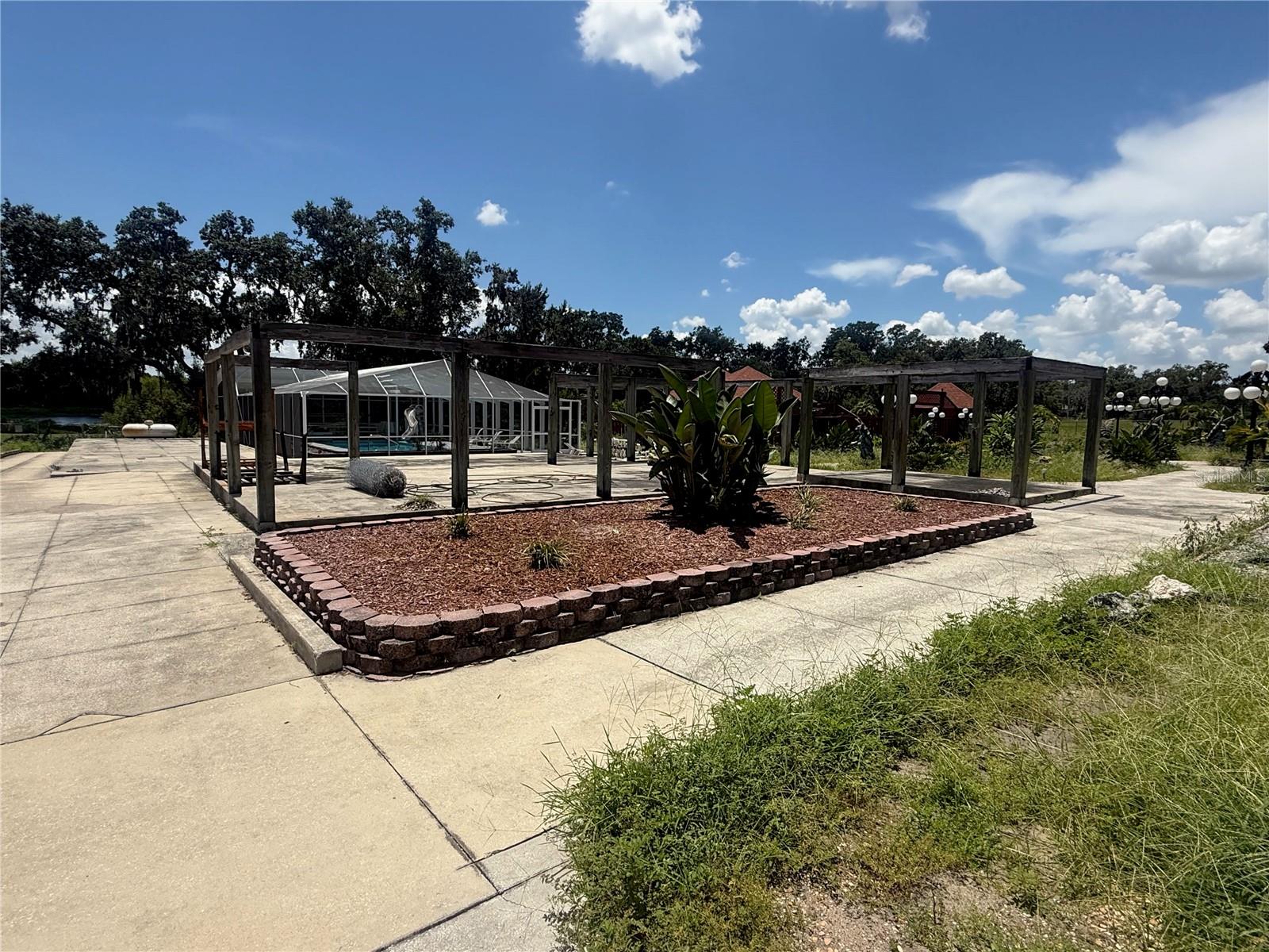 13309 E US 92 HWY, DOVER, FL, 33527