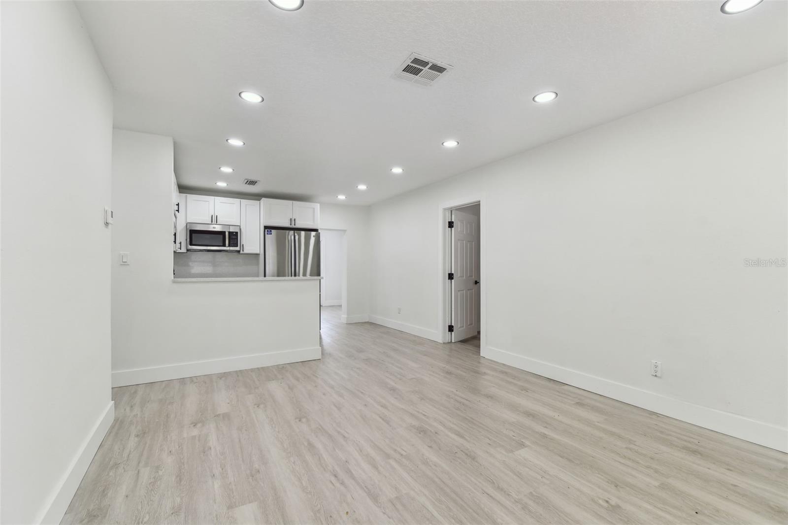 7704 TANGLEWOOD LN, TAMPA, FL, 33615