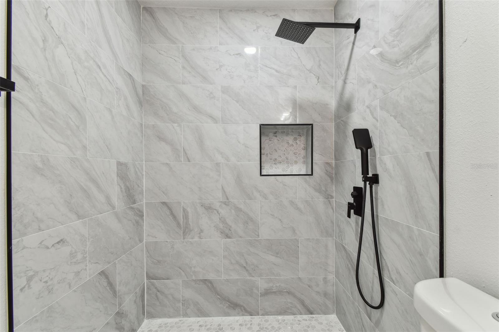 7704 TANGLEWOOD LN, TAMPA, FL, 33615