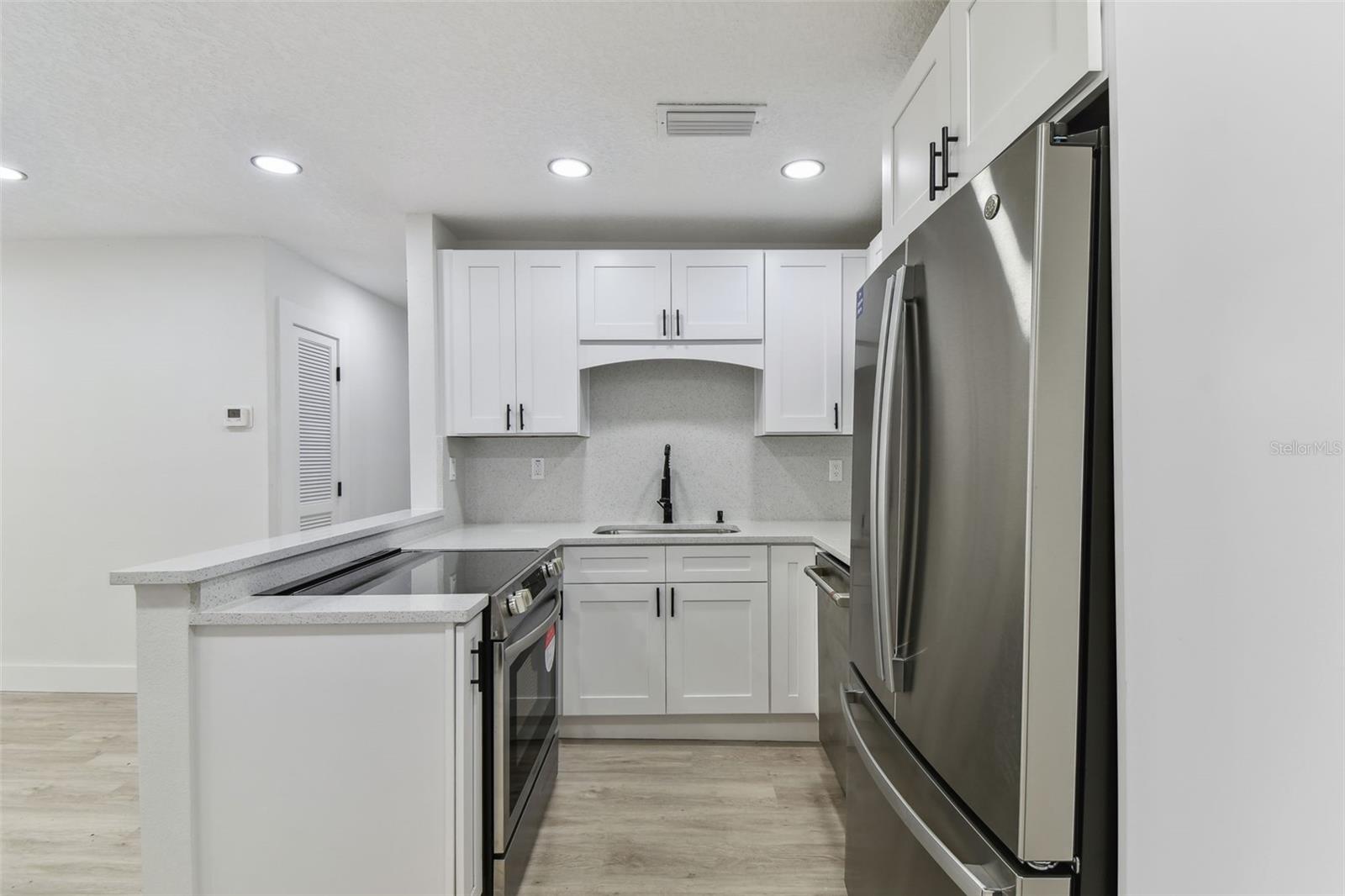 7704 TANGLEWOOD LN, TAMPA, FL, 33615