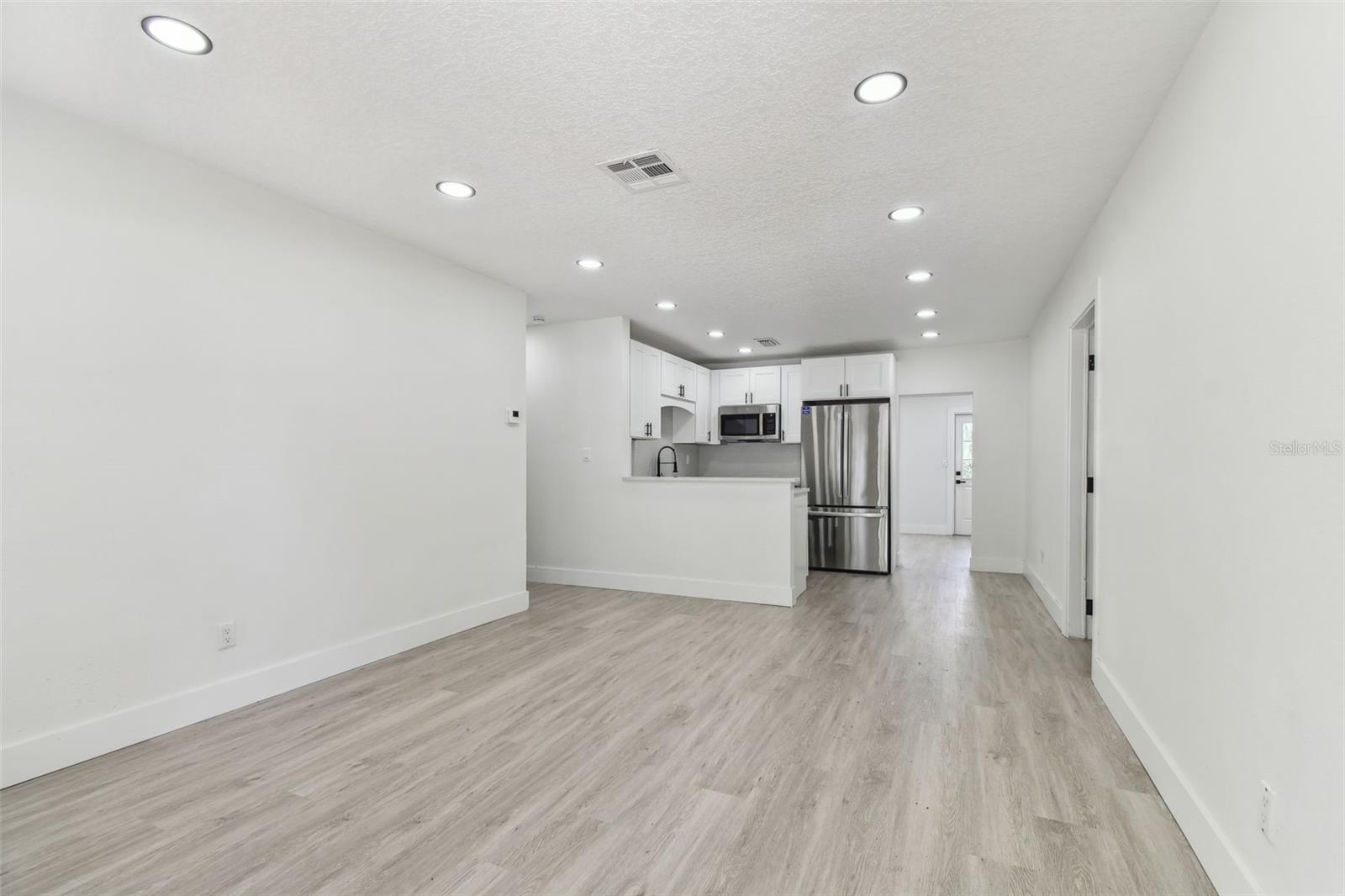 7704 TANGLEWOOD LN, TAMPA, FL, 33615