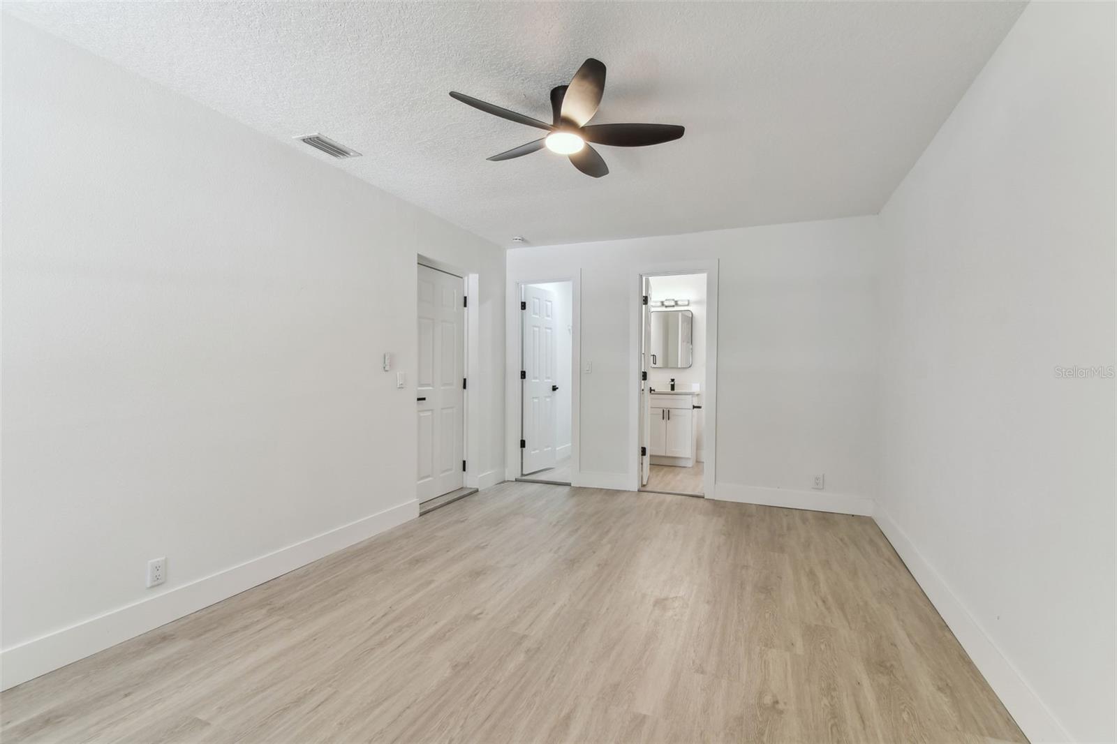 7704 TANGLEWOOD LN, TAMPA, FL, 33615