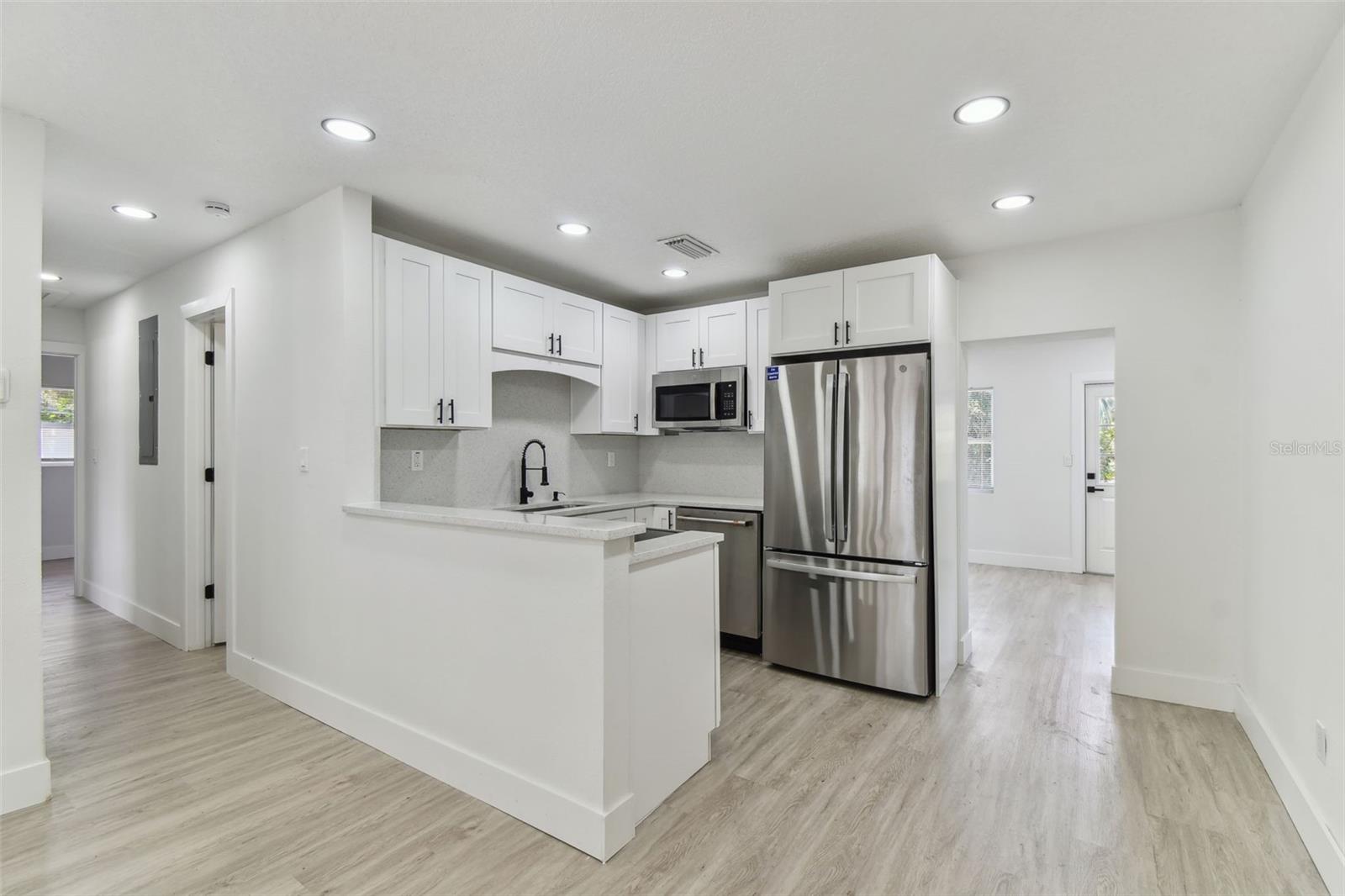 7704 TANGLEWOOD LN, TAMPA, FL, 33615