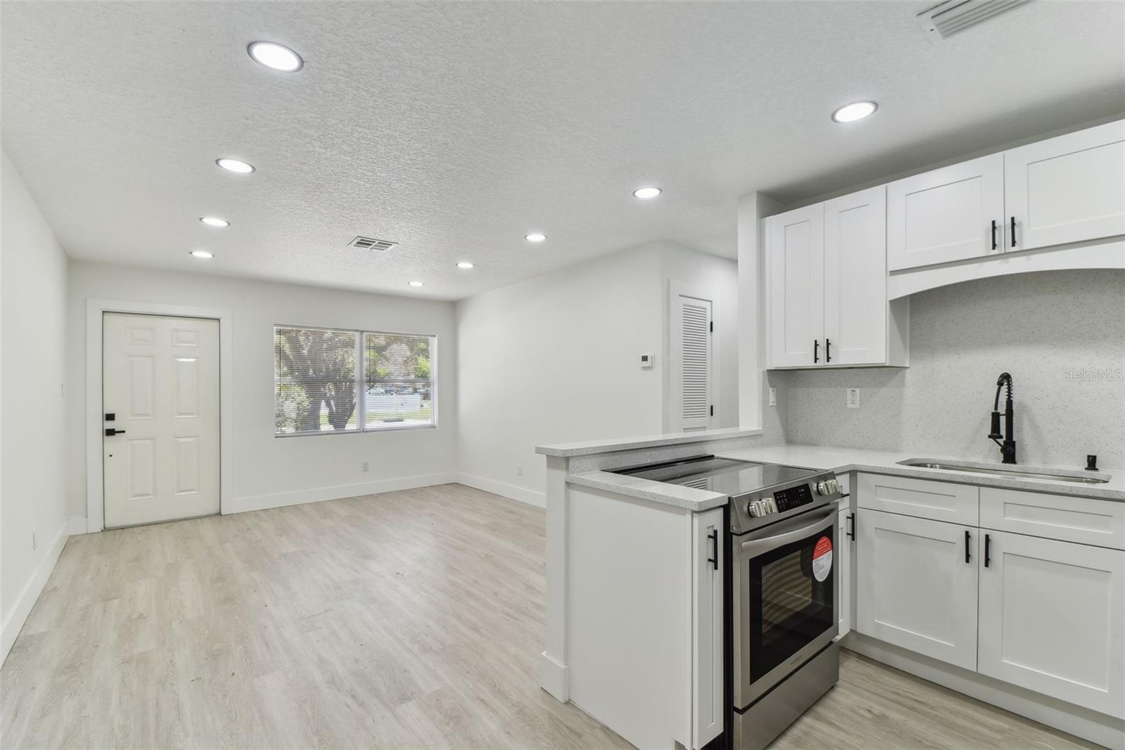 7704 TANGLEWOOD LN, TAMPA, FL, 33615