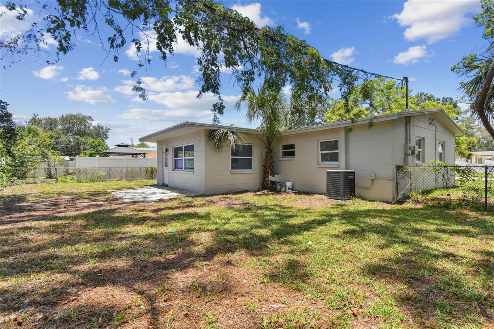 7704 TANGLEWOOD LN, TAMPA, FL, 33615