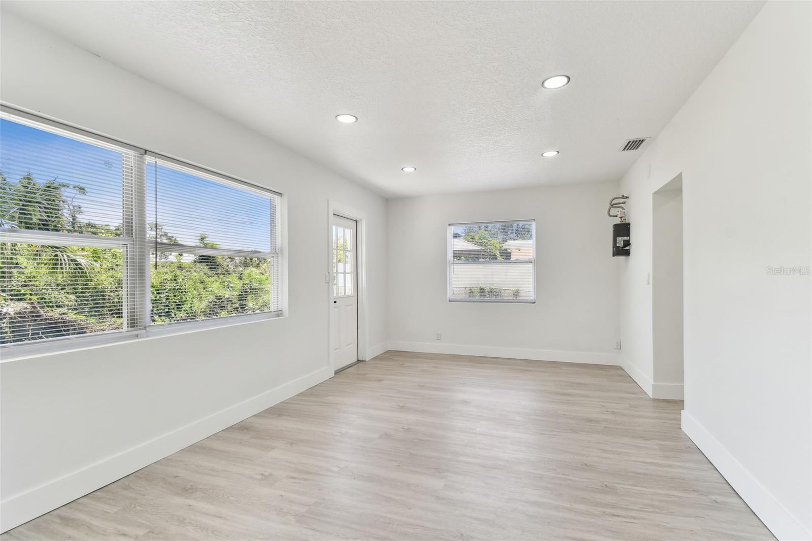 7704 TANGLEWOOD LN, TAMPA, FL, 33615