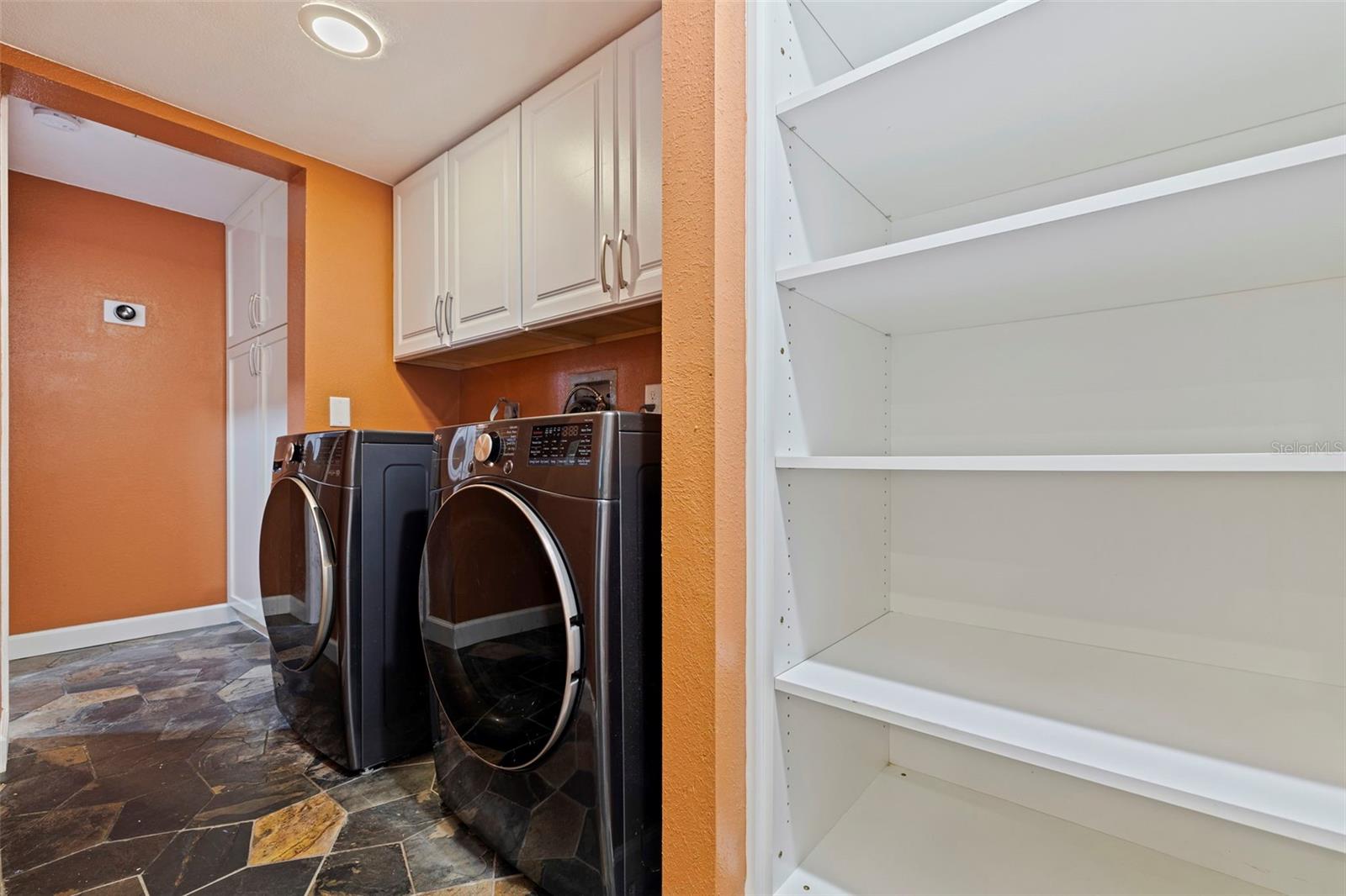 10053 W BAY ST, SEMINOLE, FL, 33776