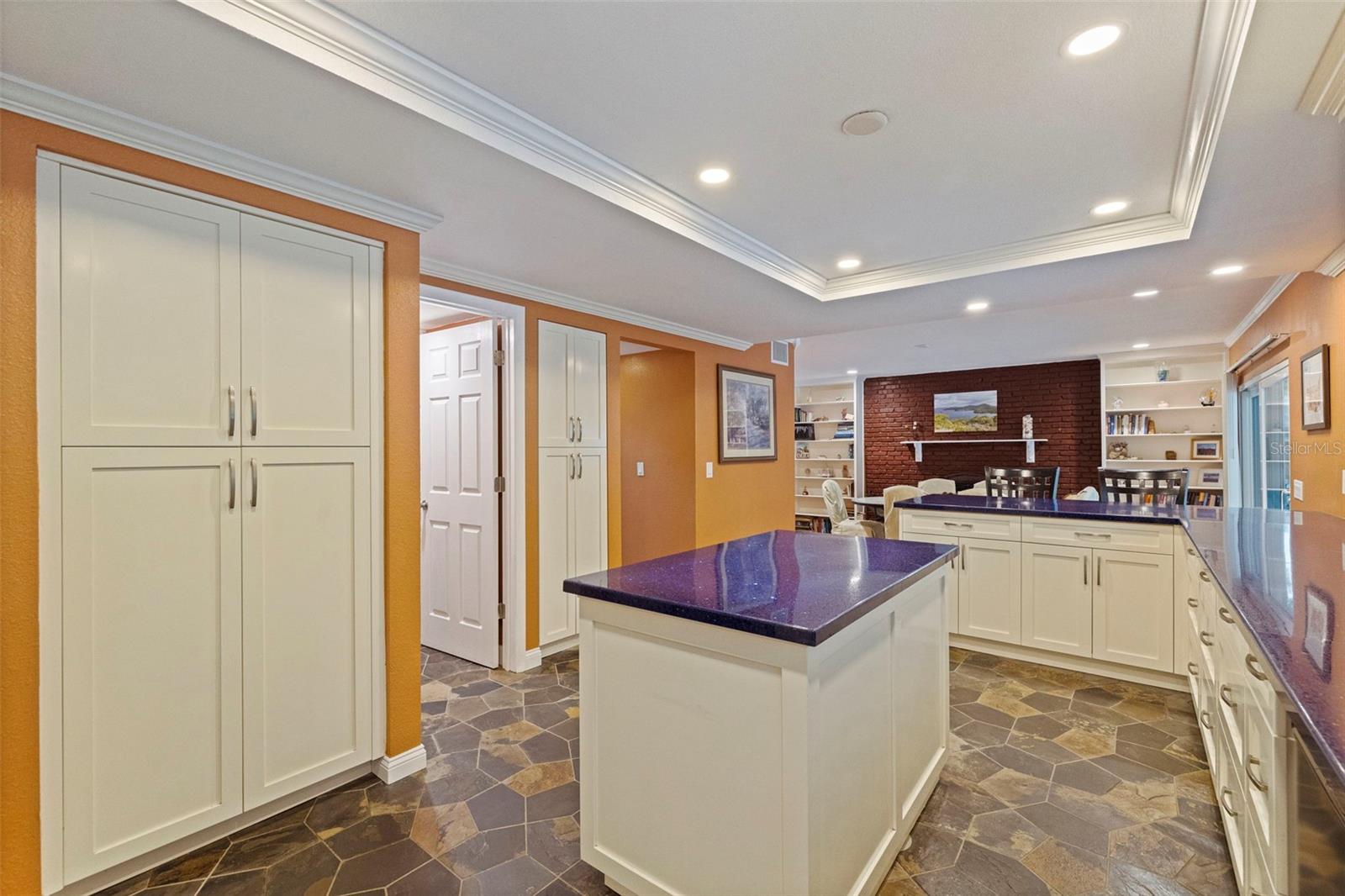 10053 W BAY ST, SEMINOLE, FL, 33776