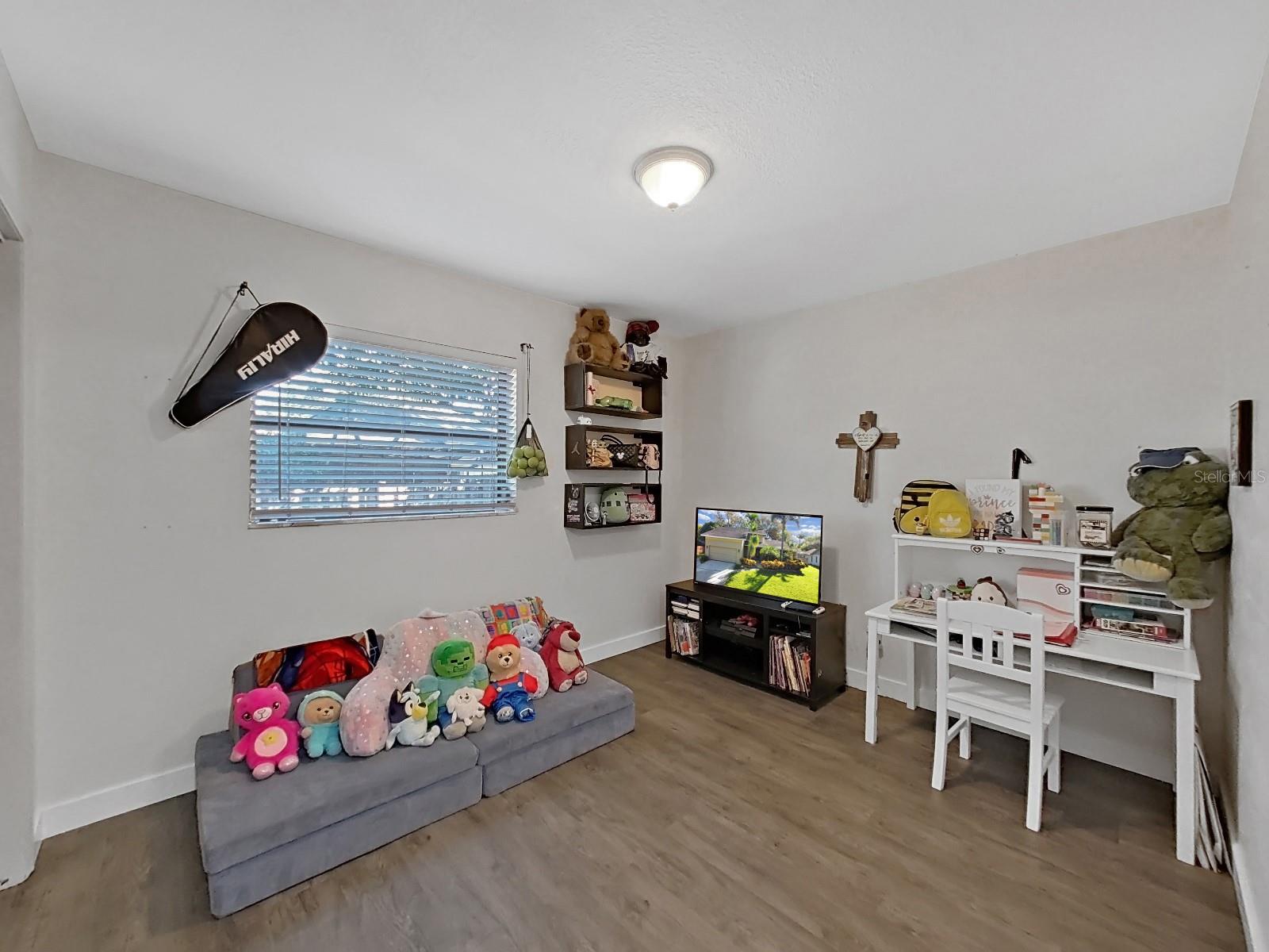 852 VILLAGE WAY, PALM HARBOR, FL, 34683