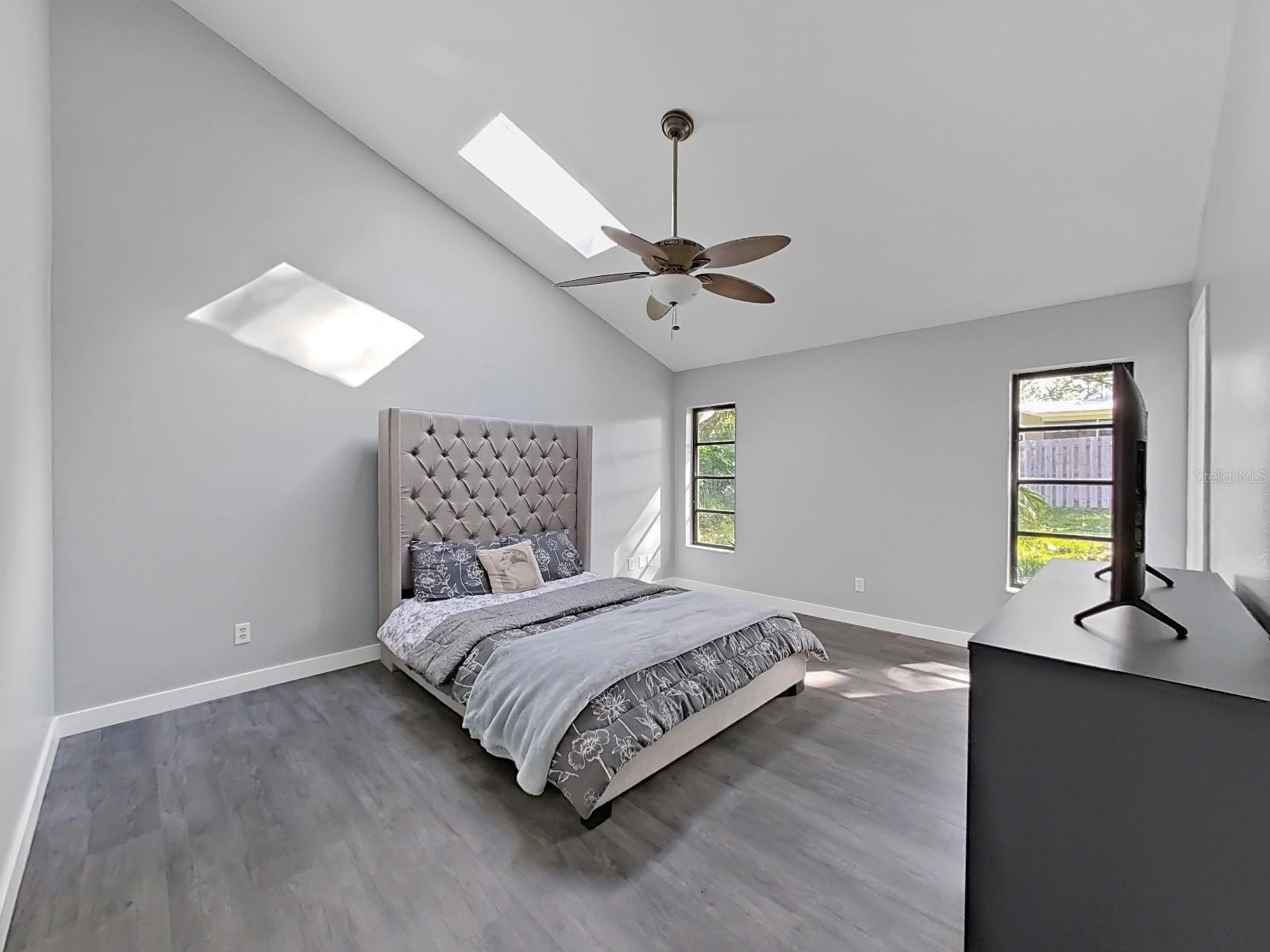 852 VILLAGE WAY, PALM HARBOR, FL, 34683