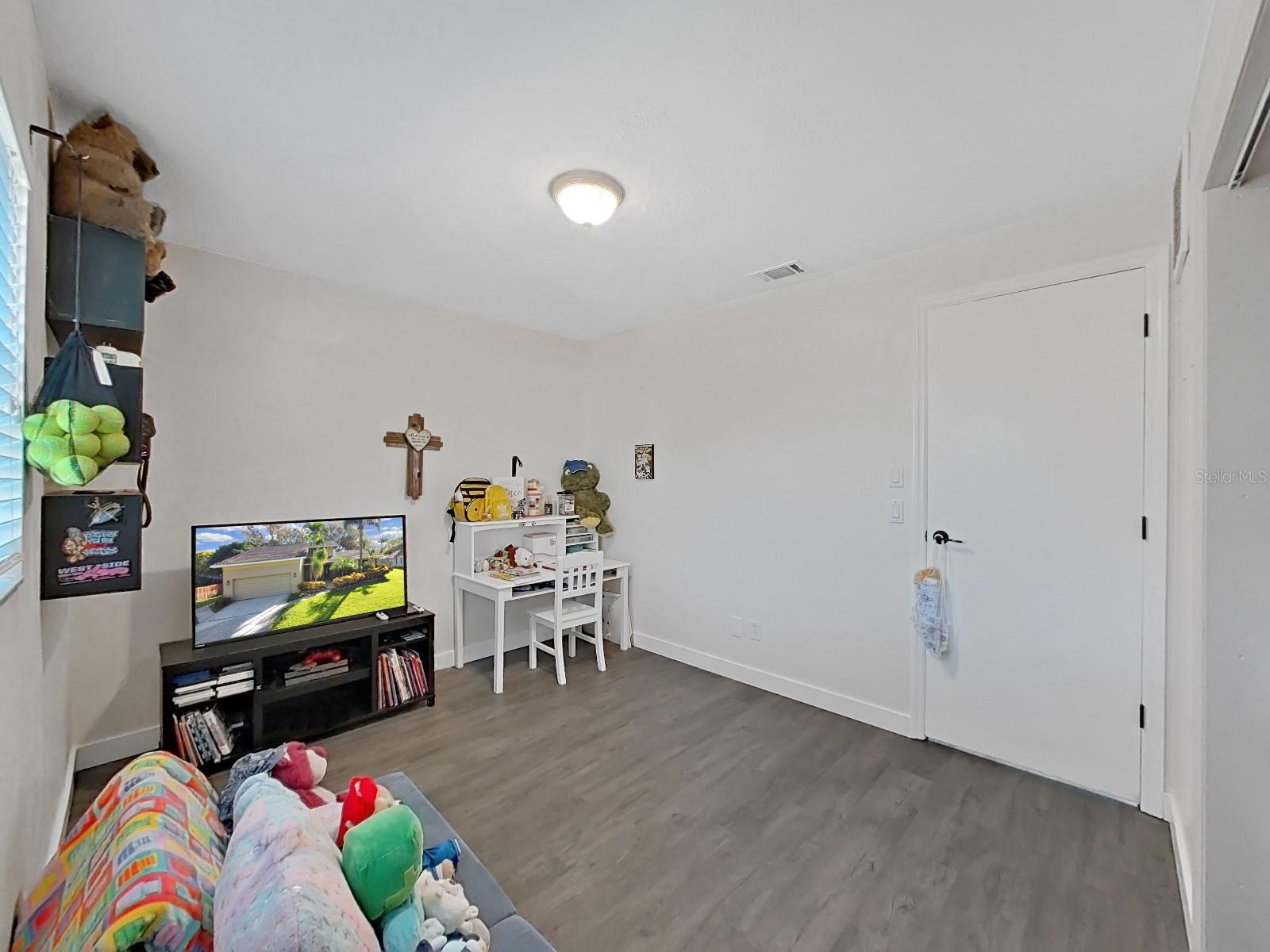 852 VILLAGE WAY, PALM HARBOR, FL, 34683