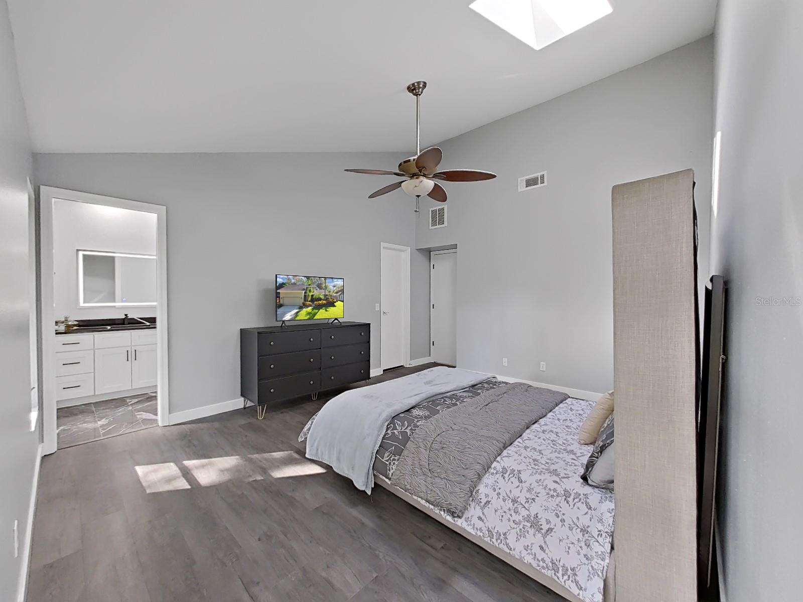 852 VILLAGE WAY, PALM HARBOR, FL, 34683