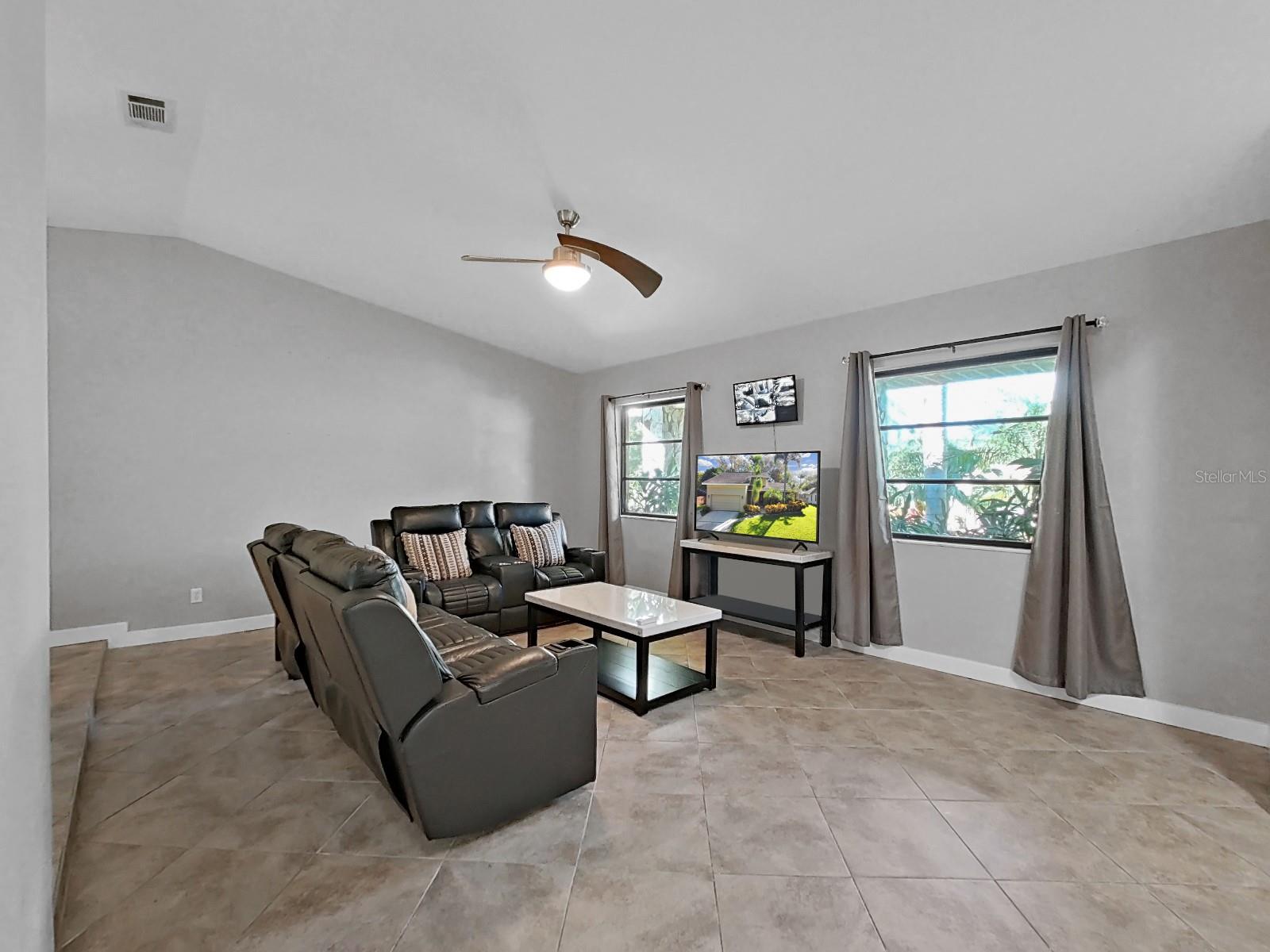 852 VILLAGE WAY, PALM HARBOR, FL, 34683