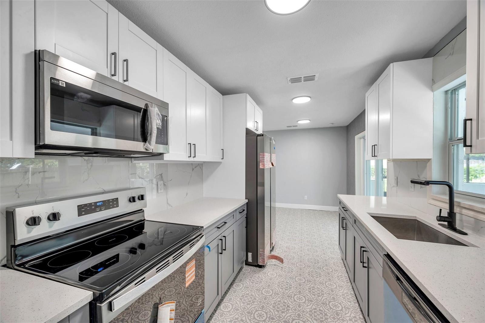 5709 CHARLES DR, TAMPA, FL, 33619