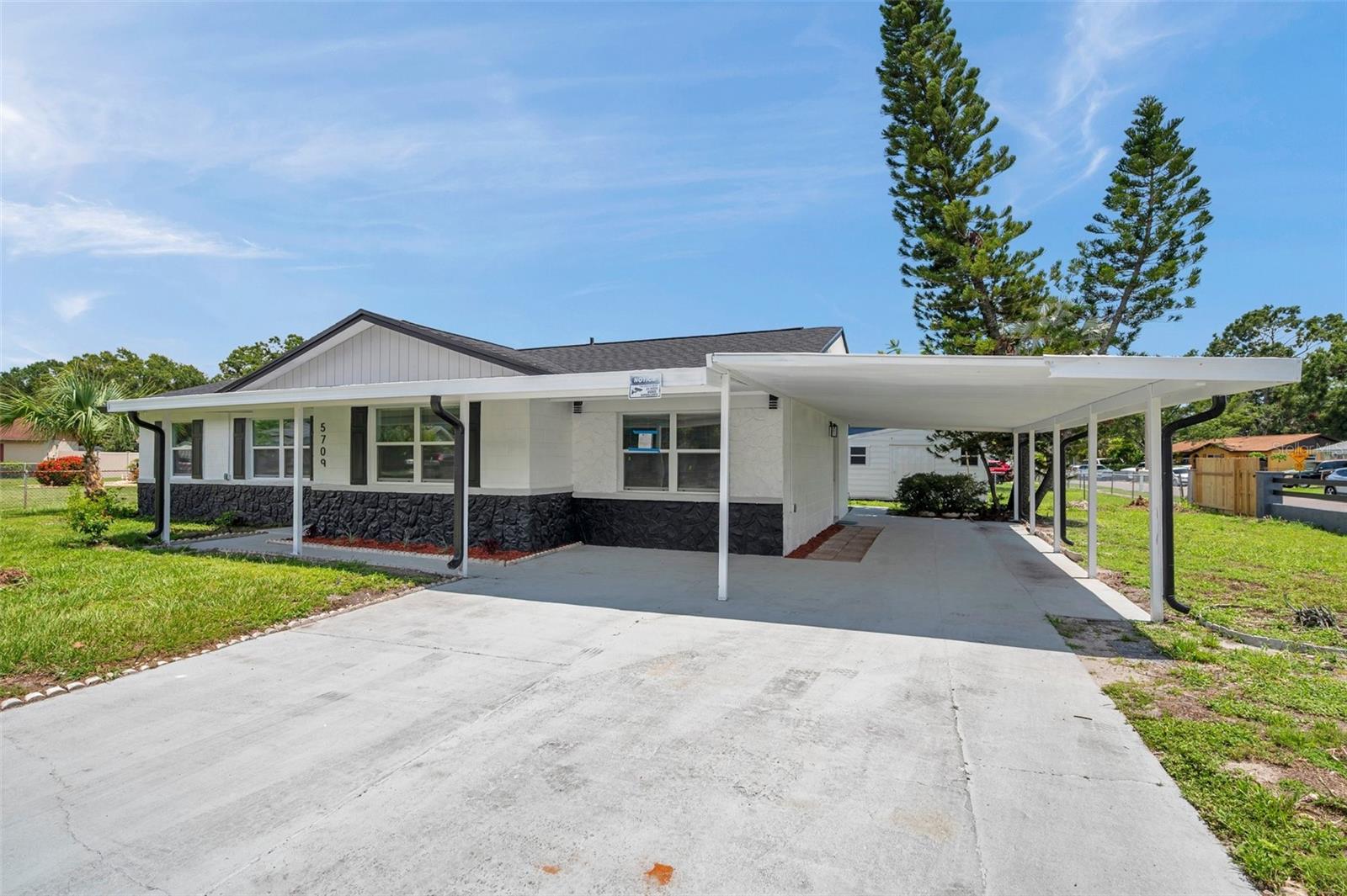 5709 CHARLES DR, TAMPA, FL, 33619