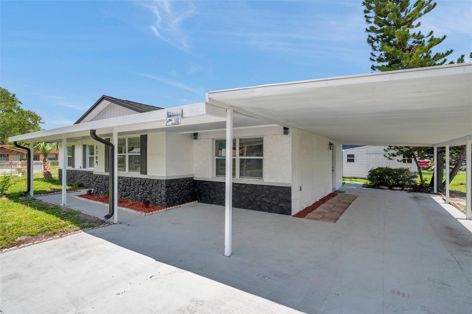 5709 CHARLES DR, TAMPA, FL, 33619