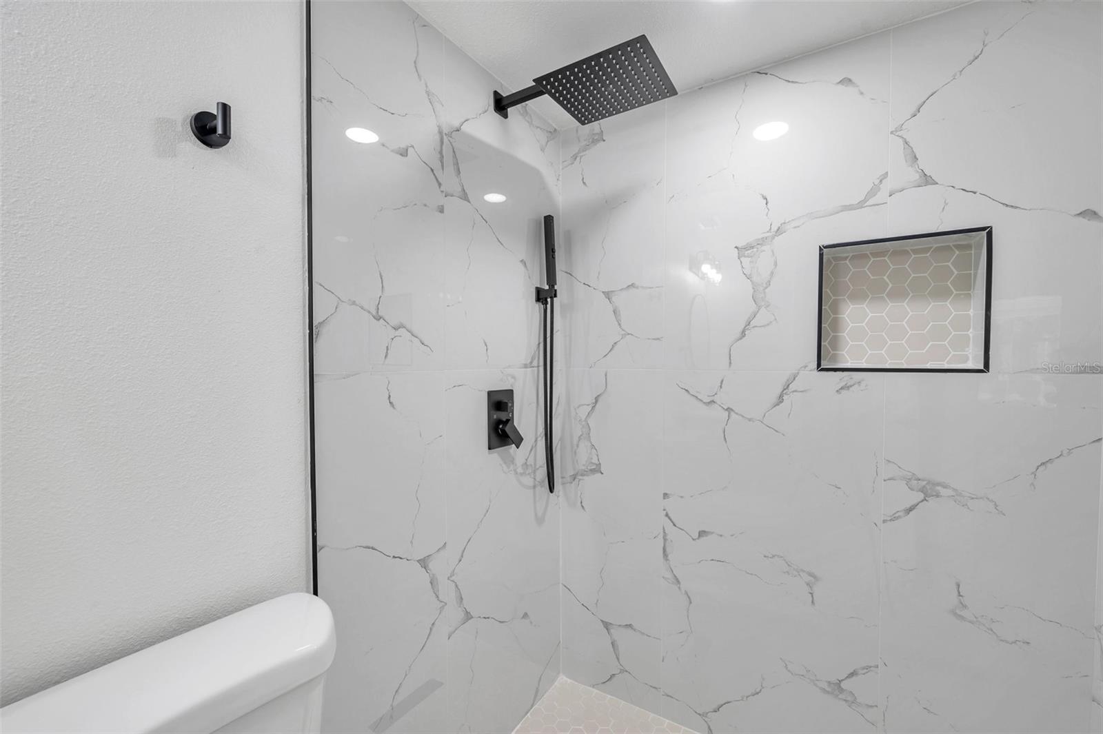 5709 CHARLES DR, TAMPA, FL, 33619