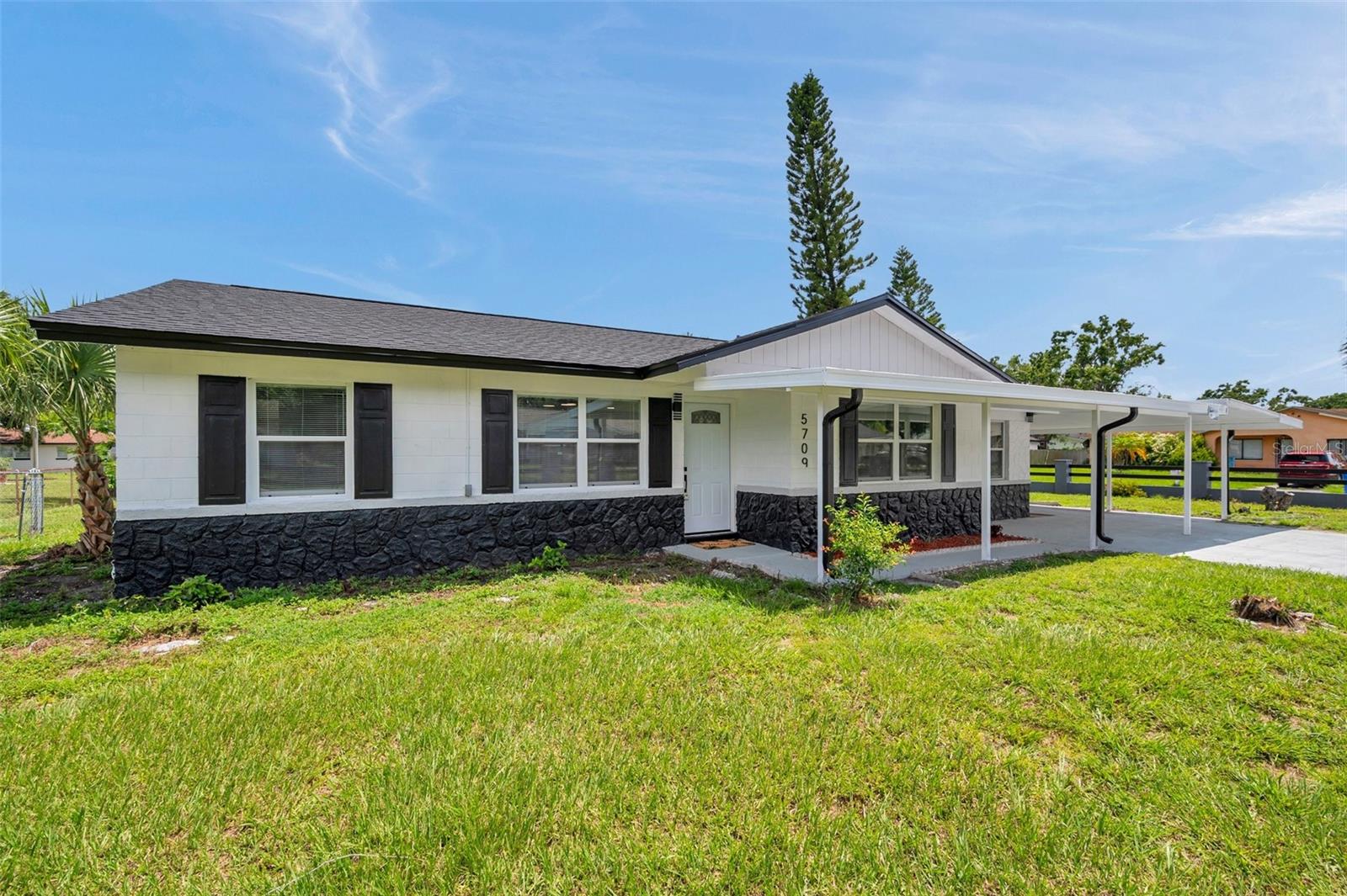 5709 CHARLES DR, TAMPA, FL, 33619