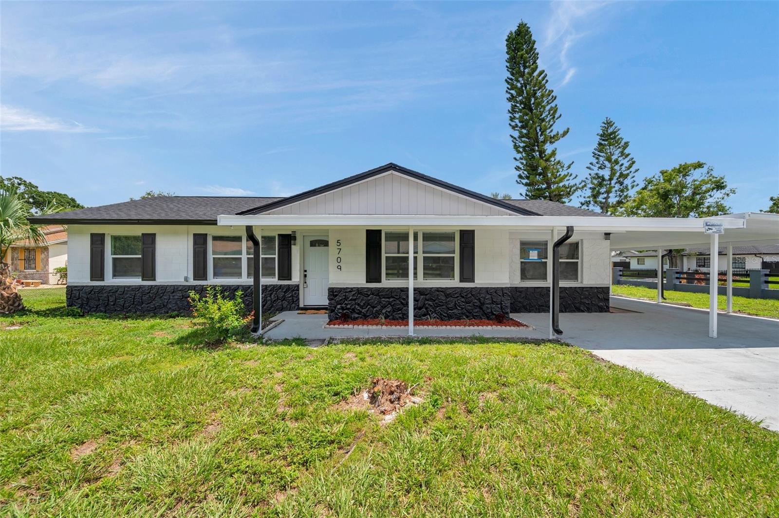5709 CHARLES DR, TAMPA, FL, 33619