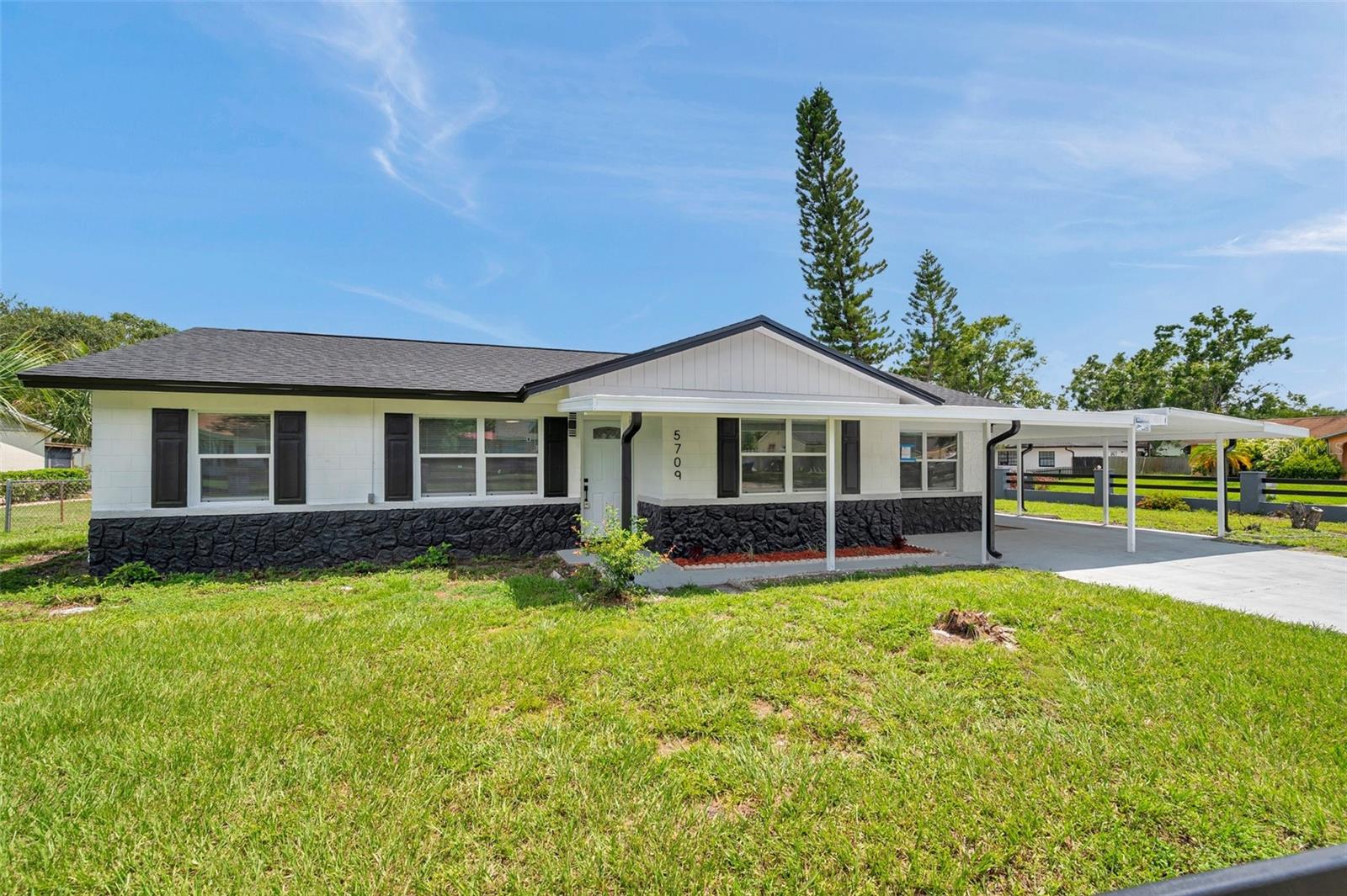 5709 CHARLES DR, TAMPA, FL, 33619