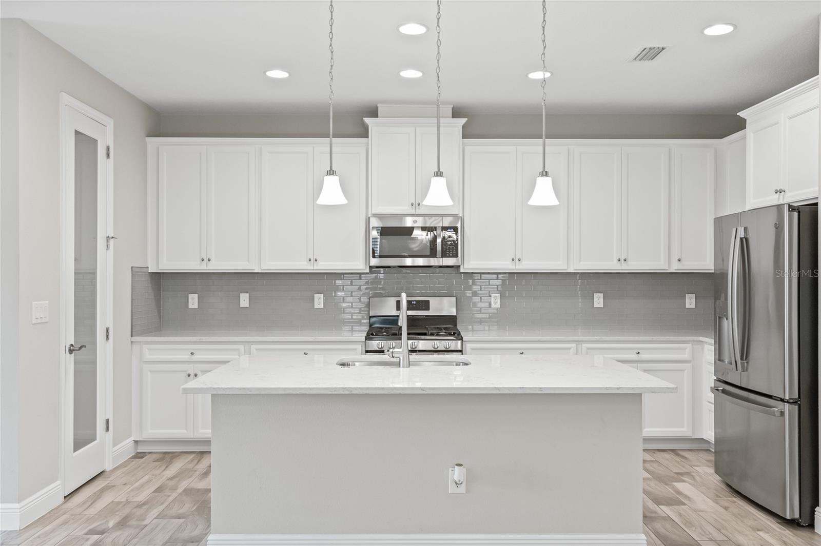 5607 LIMELIGHT DR, APOLLO BEACH, FL, 33572