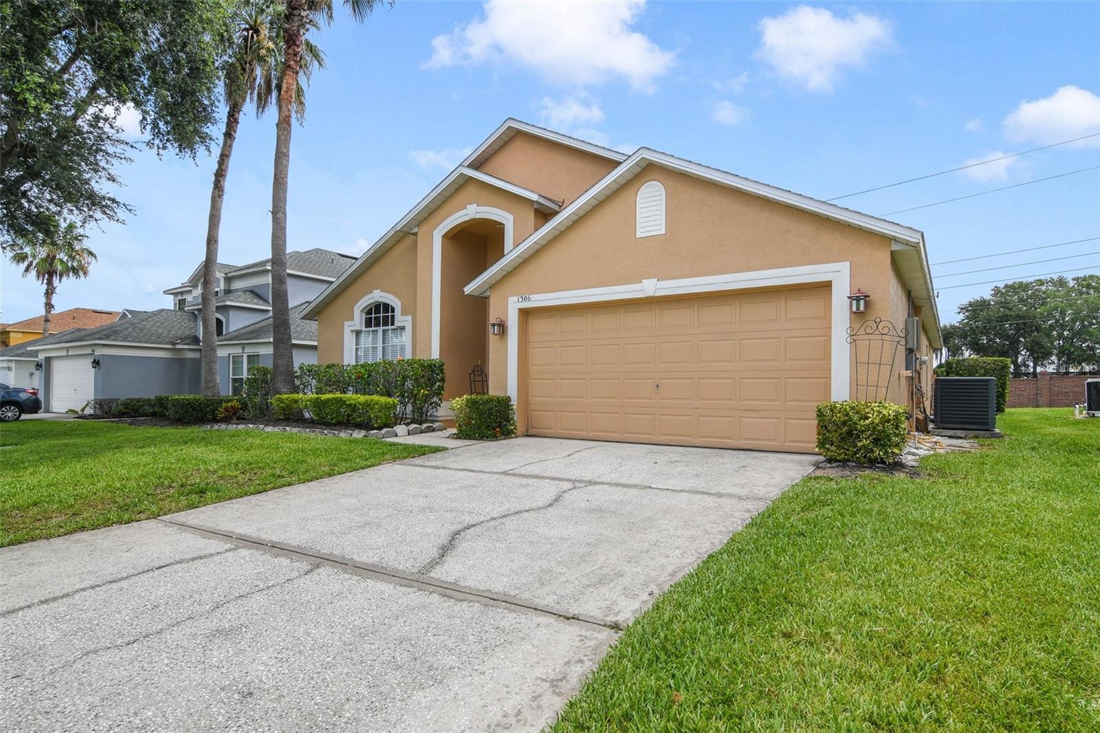 1306 CASTERTON CIR, DAVENPORT, FL, 33897