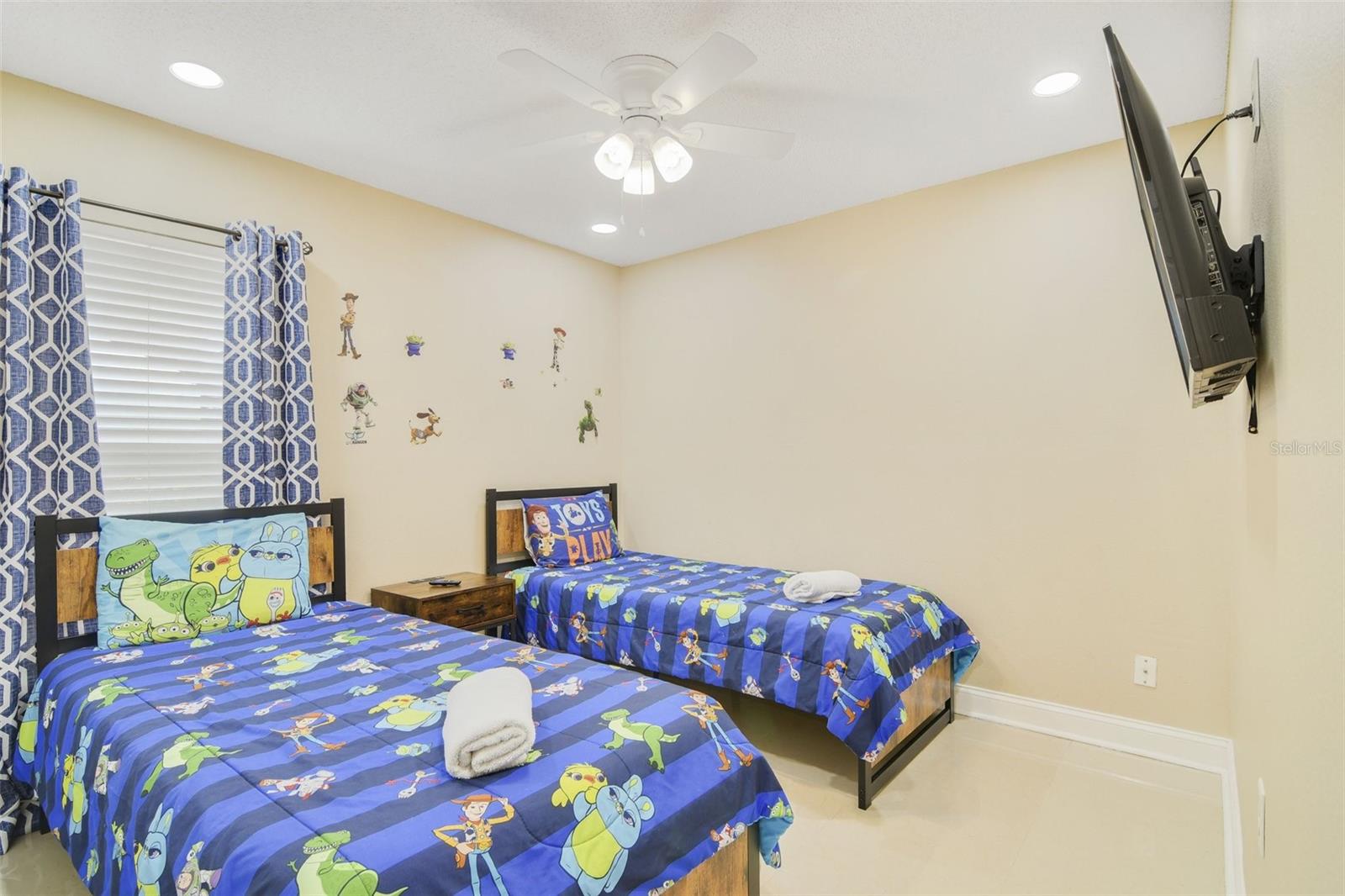 1306 CASTERTON CIR, DAVENPORT, FL, 33897