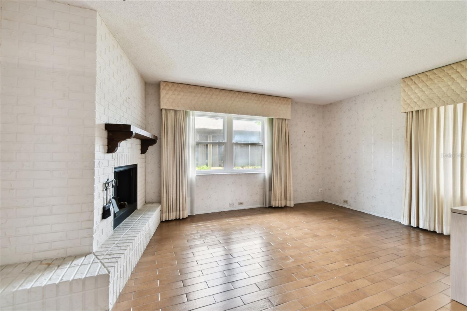 2101 SUNSET POINT RD #201, CLEARWATER, FL, 33765