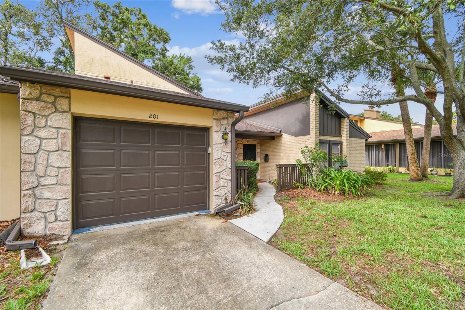 2101 SUNSET POINT RD #201, CLEARWATER, FL, 33765