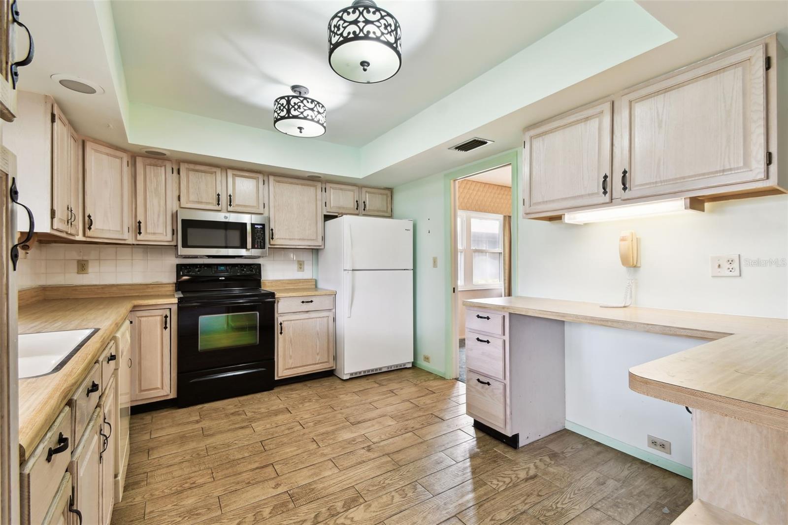 2101 SUNSET POINT RD #201, CLEARWATER, FL, 33765