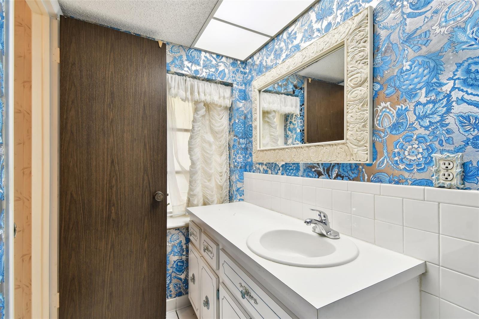 2101 SUNSET POINT RD #201, CLEARWATER, FL, 33765