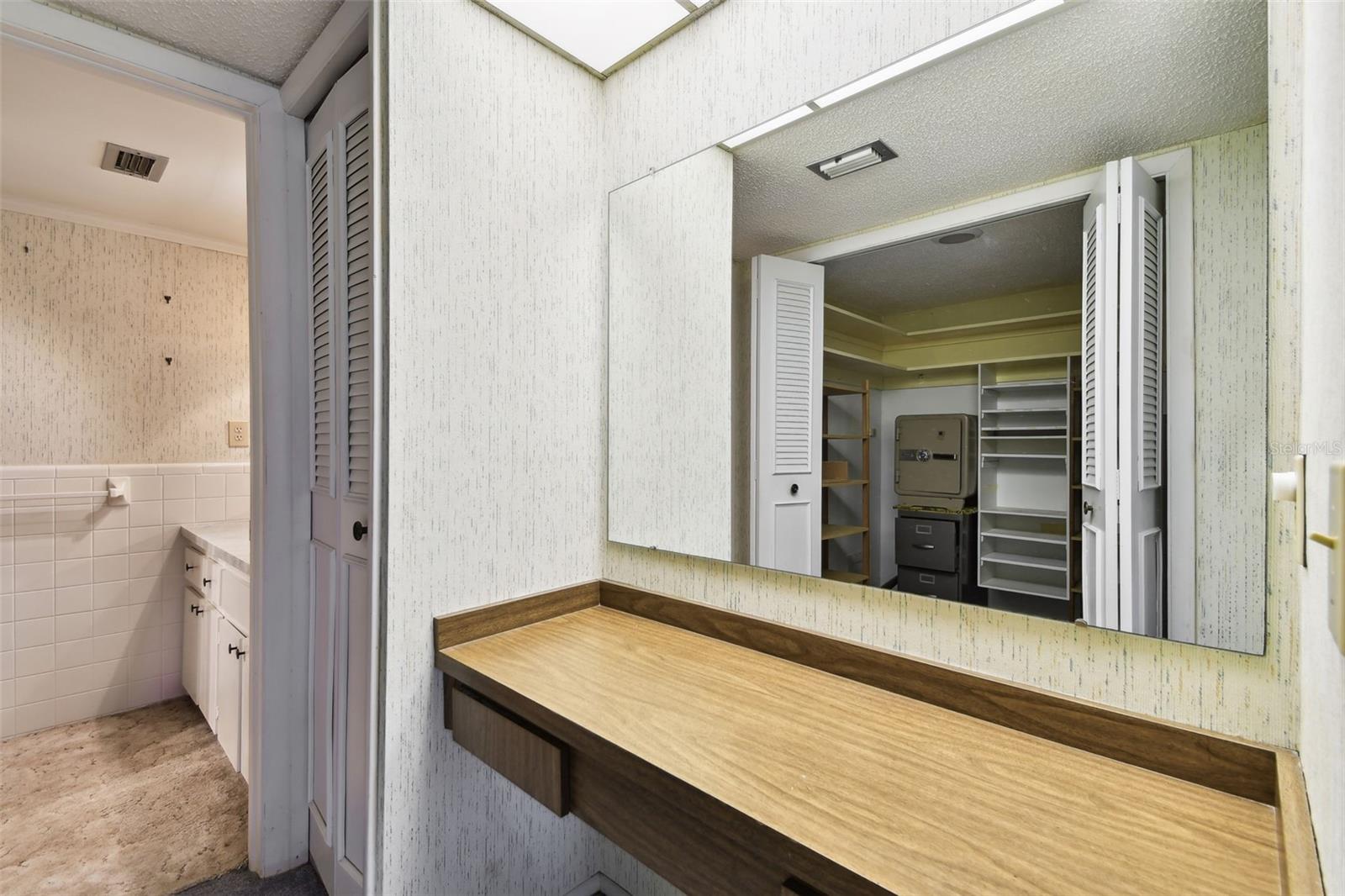 2101 SUNSET POINT RD #201, CLEARWATER, FL, 33765