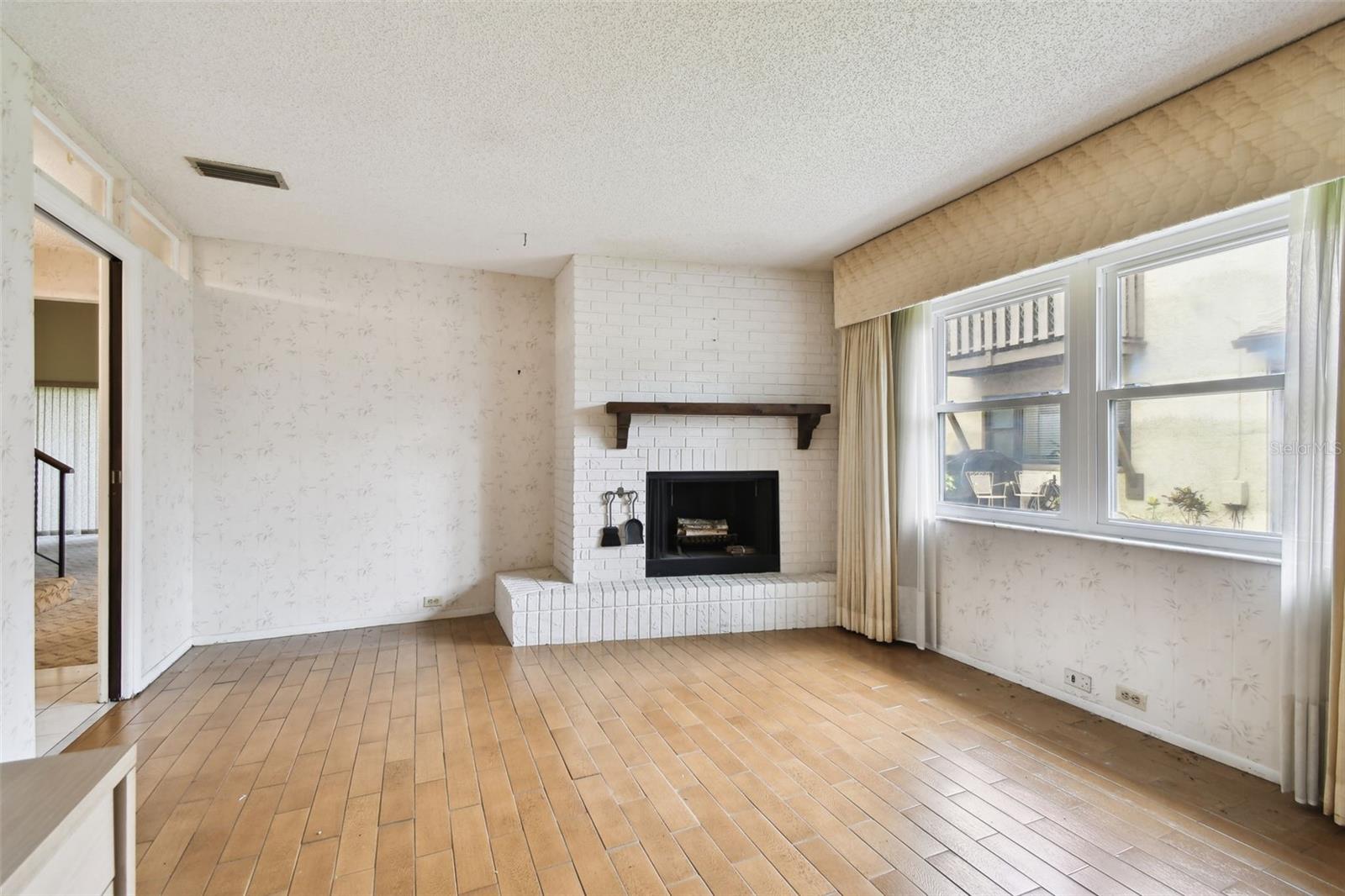 2101 SUNSET POINT RD #201, CLEARWATER, FL, 33765