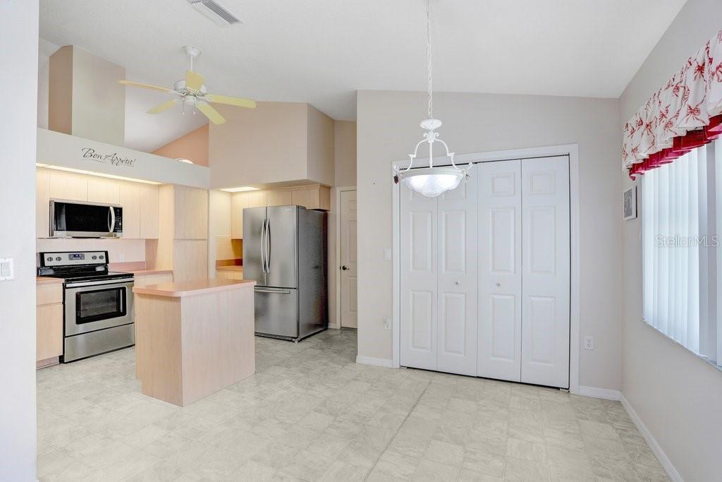 Eat In Area & Kitchen