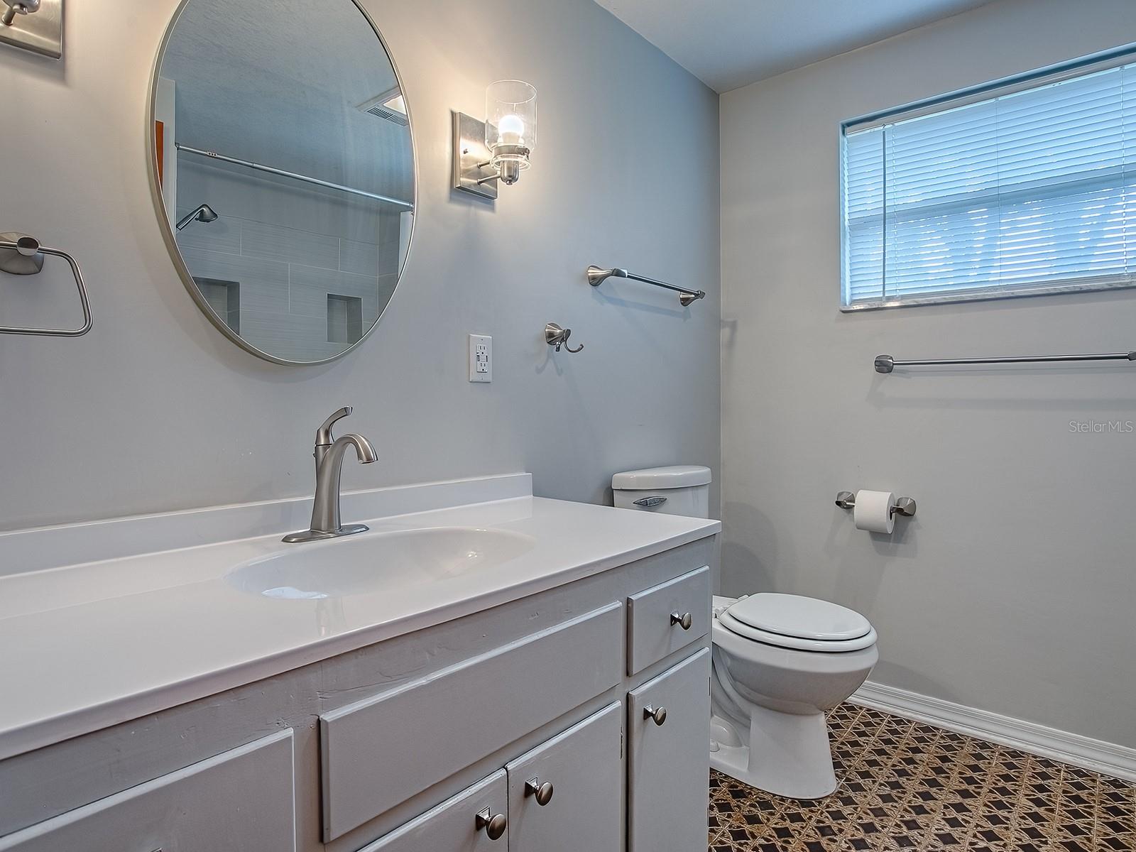 6731 LAKE GRIFFIN RD, LADY LAKE, FL, 32159