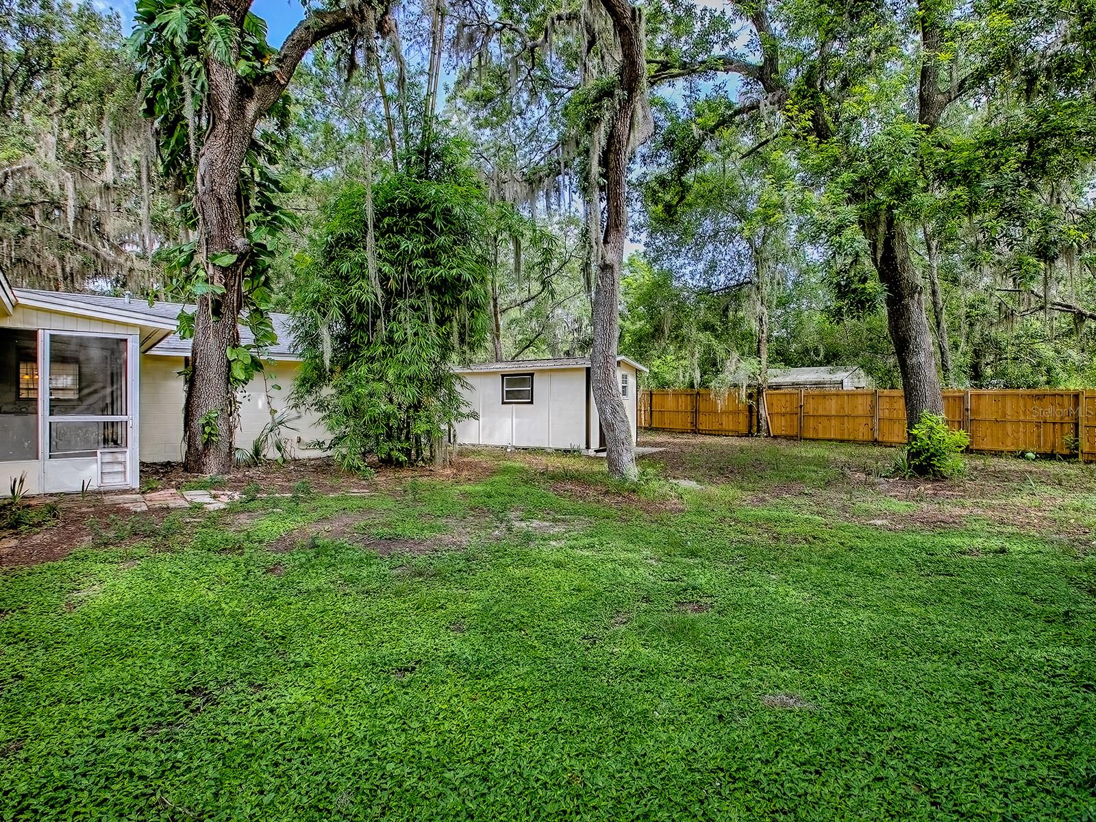 6731 LAKE GRIFFIN RD, LADY LAKE, FL, 32159